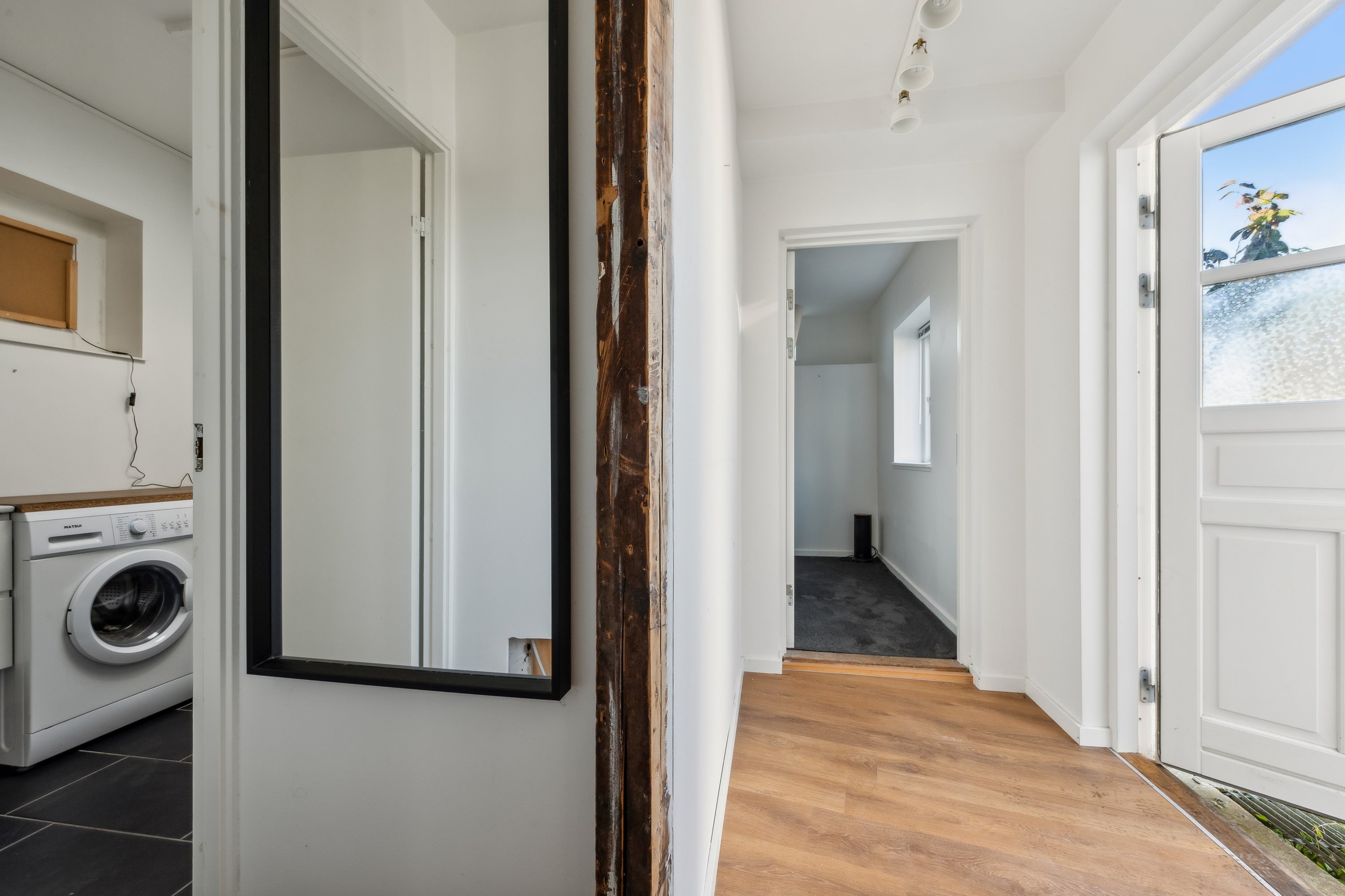 Fremhævet gang billede i fuldskærmstilstand. Billede af Munkegårdsvej 27, 3490 Kvistgård