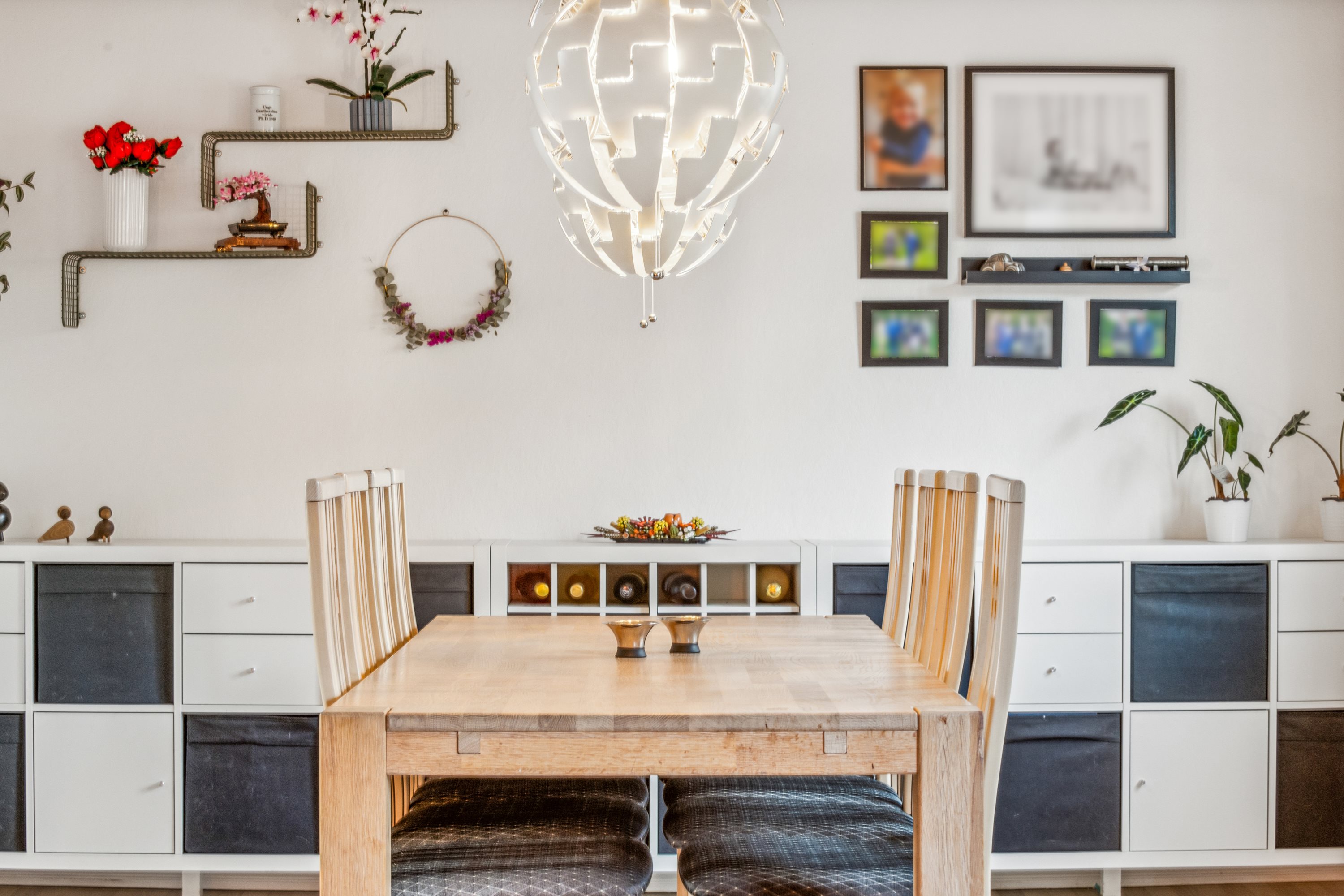 Fremhævet stue billede i fuldskærmstilstand. Billede af Skovvej 34, 9510 Arden