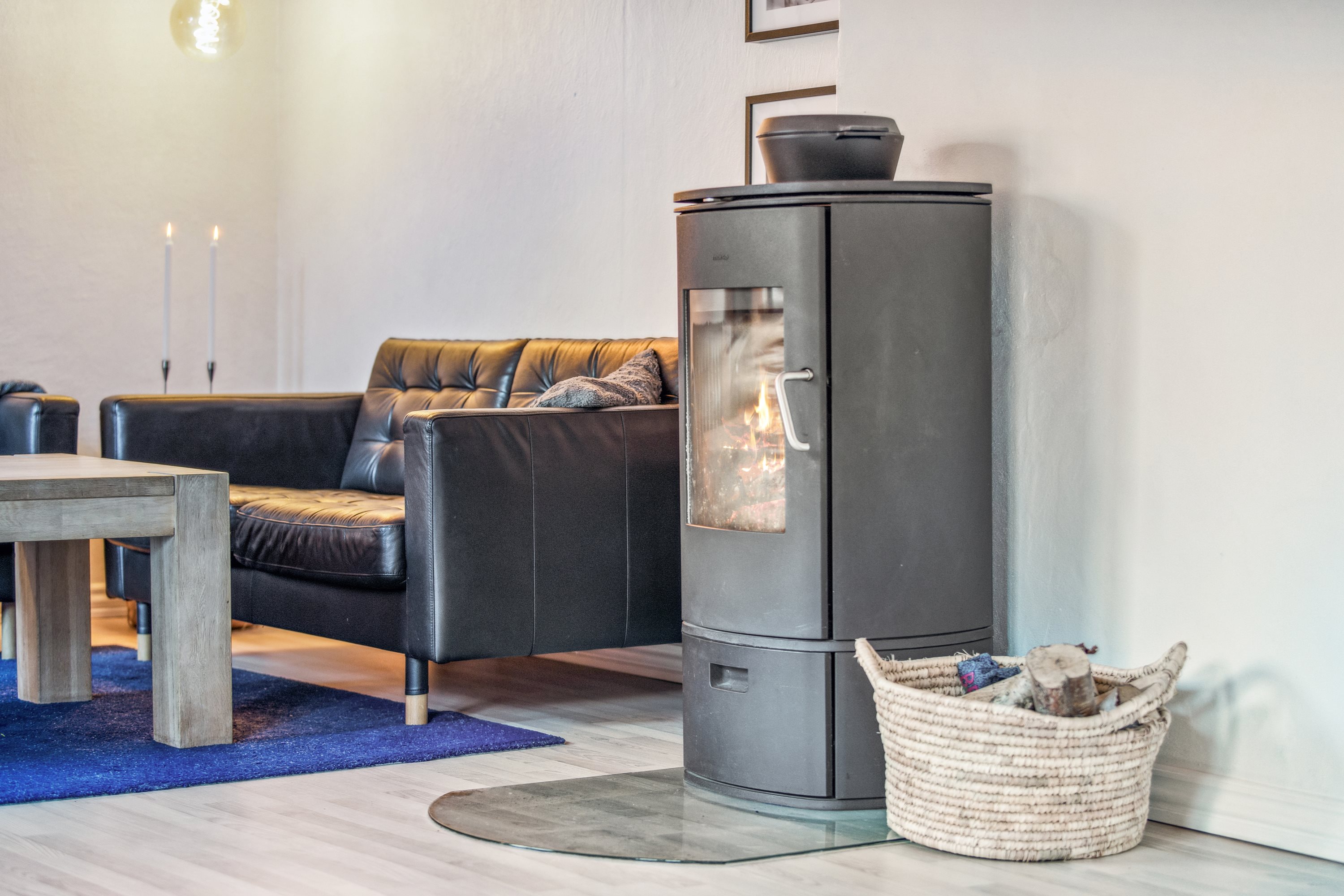 Fremhævet stue billede i fuldskærmstilstand. Billede af Skovvej 34, 9510 Arden