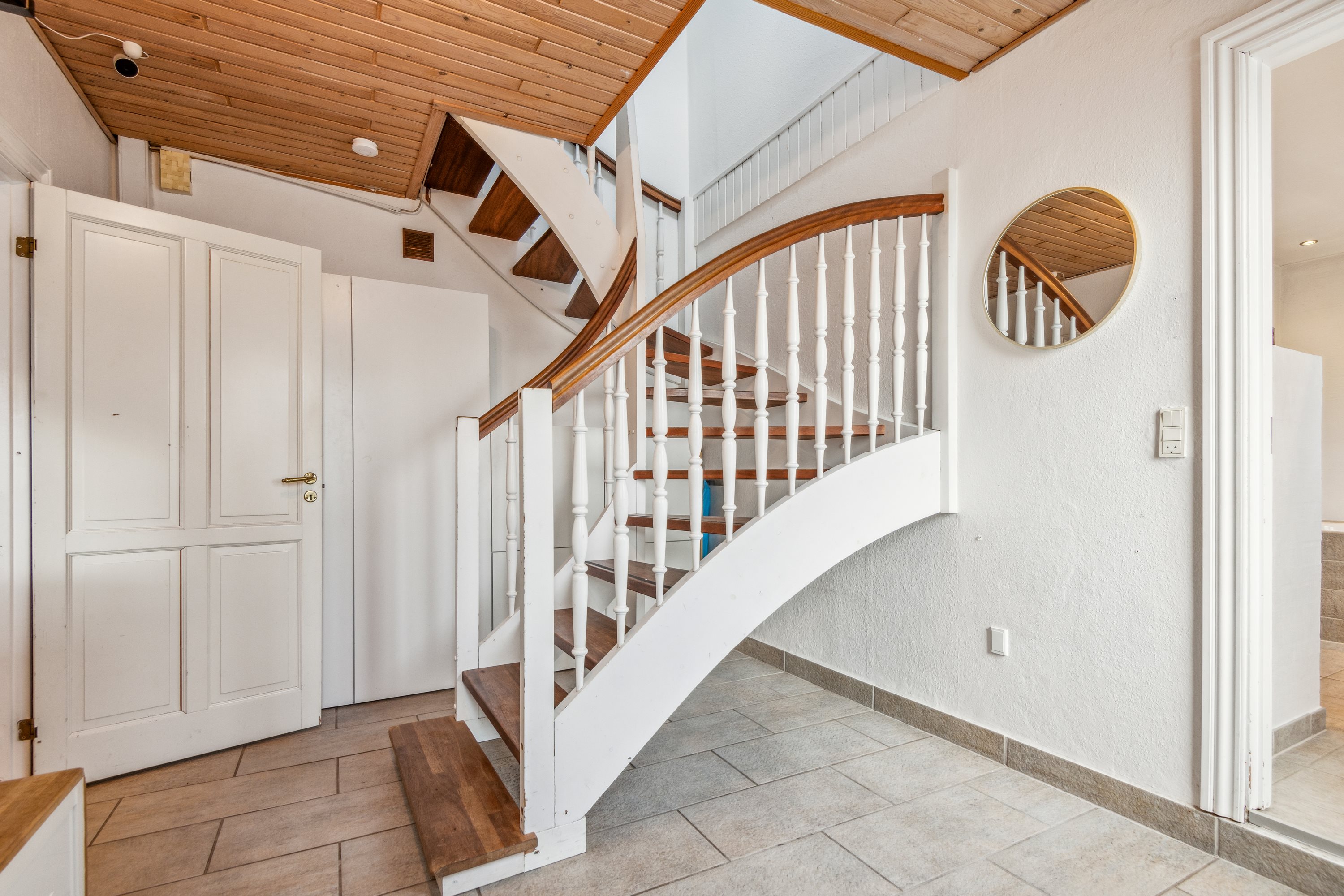 Fremhævet trappe billede i fuldskærmstilstand. Billede af Skovvej 34, 9510 Arden