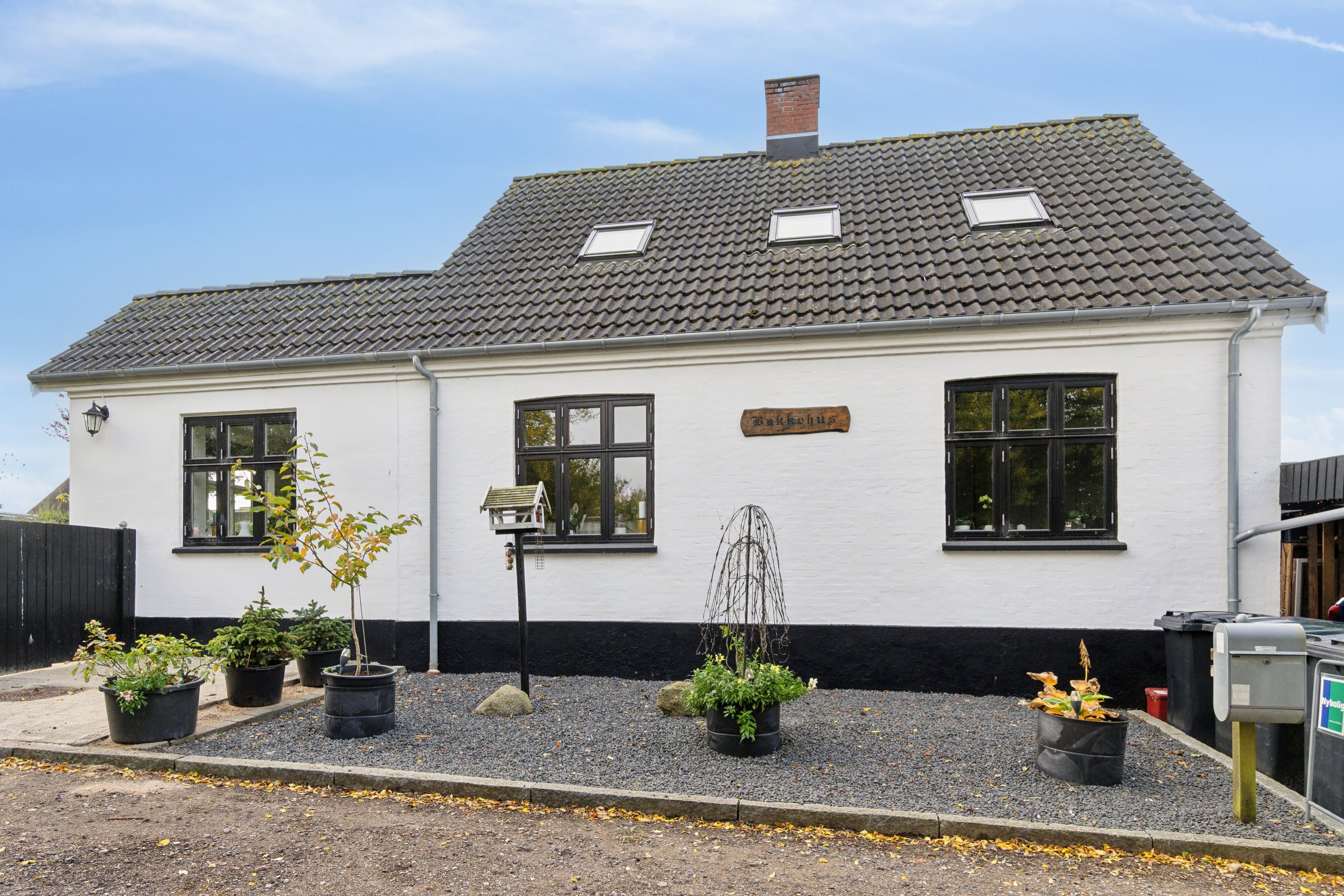 Miniaturebillede 1: set fra vejen. Billede af Holbækvej 324, Knabstrup, 4440 Mørkøv