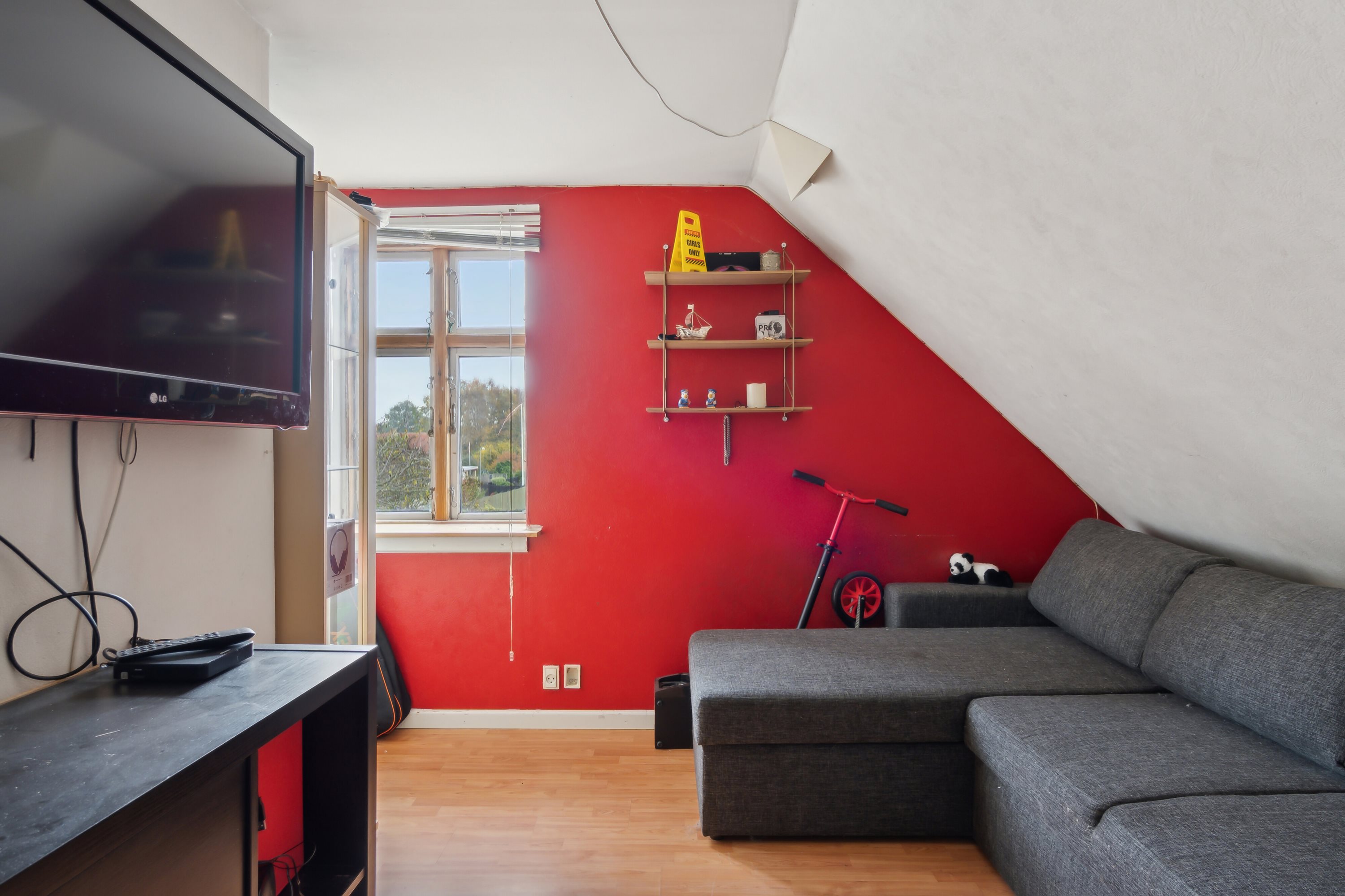 Fremhævet stue billede i fuldskærmstilstand. Billede af Holbækvej 324, Knabstrup, 4440 Mørkøv