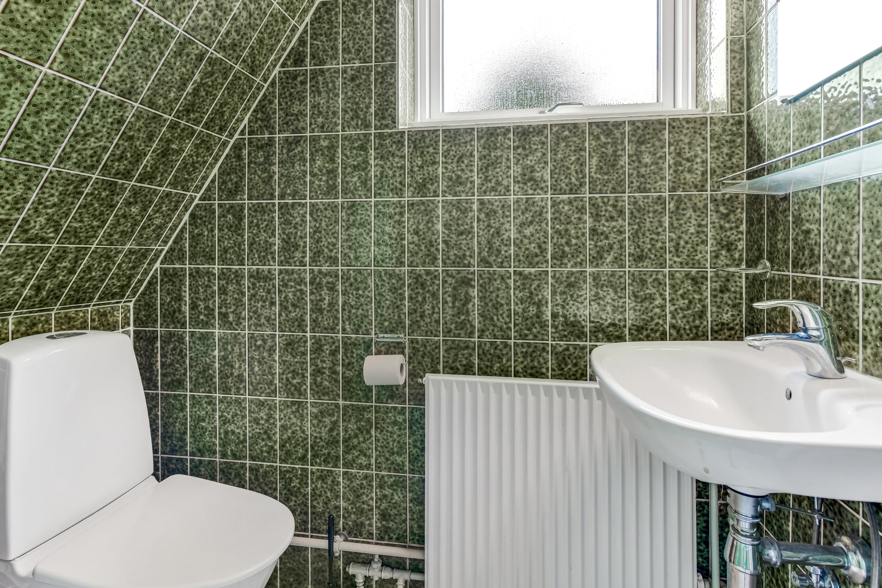 Fremhævet toilet billede i fuldskærmstilstand. Billede af Skads Byvej 56, 6705 Esbjerg Ø