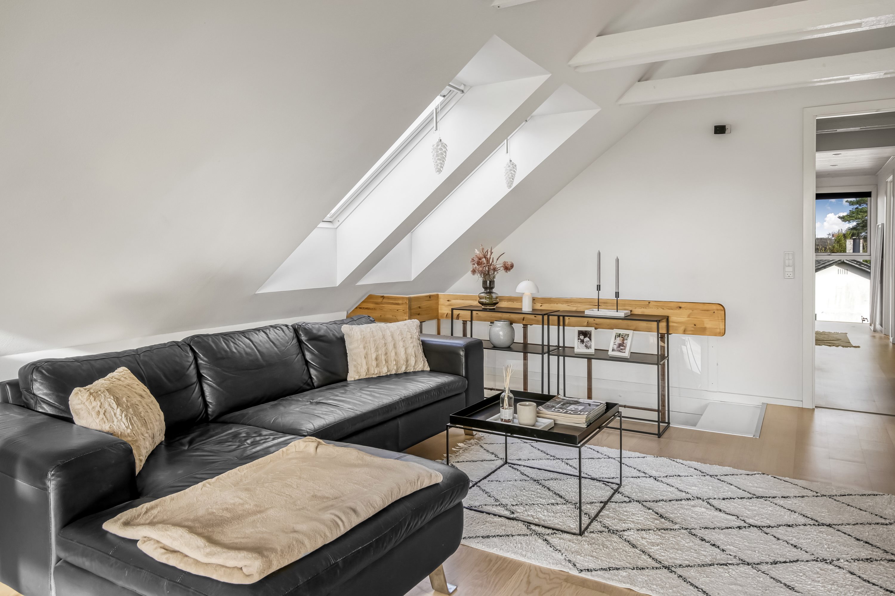 Fremhævet stue billede i fuldskærmstilstand. Billede af Æblevej 6, Ugelbølle, 8410 Rønde