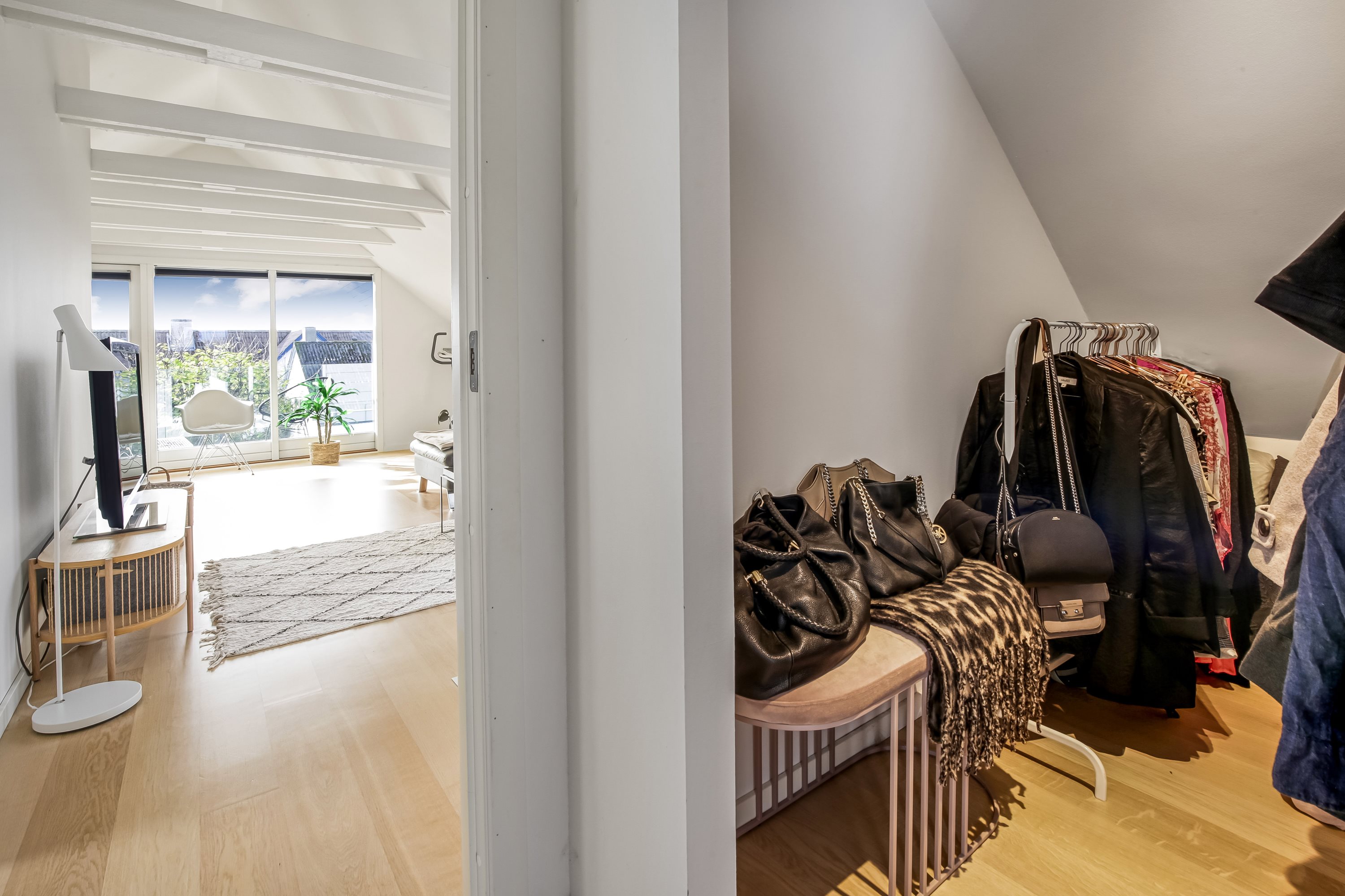 Fremhævet andet billede i fuldskærmstilstand. Billede af Æblevej 6, Ugelbølle, 8410 Rønde