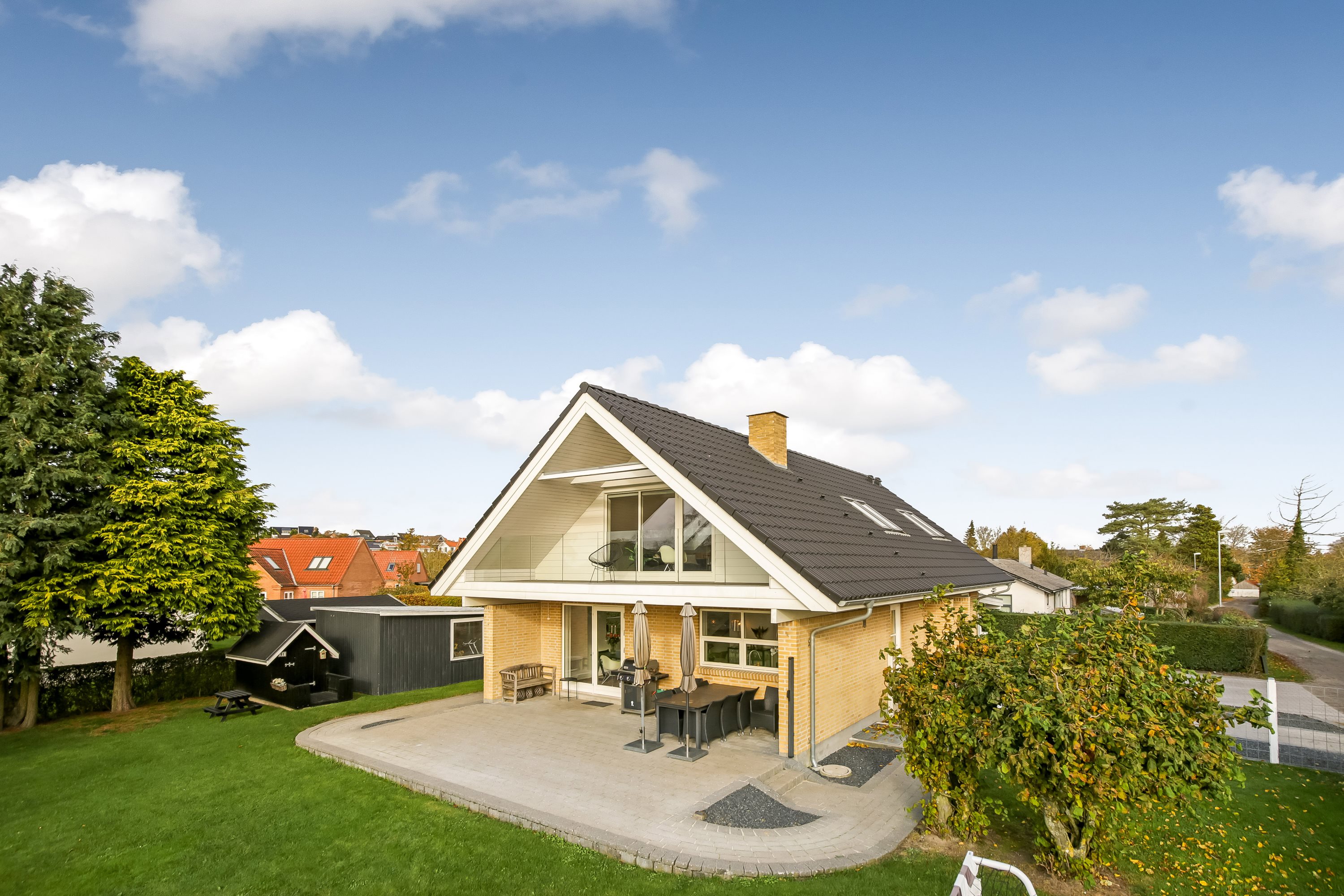 Fremhævet ejendommen billede i fuldskærmstilstand. Billede af Æblevej 6, Ugelbølle, 8410 Rønde