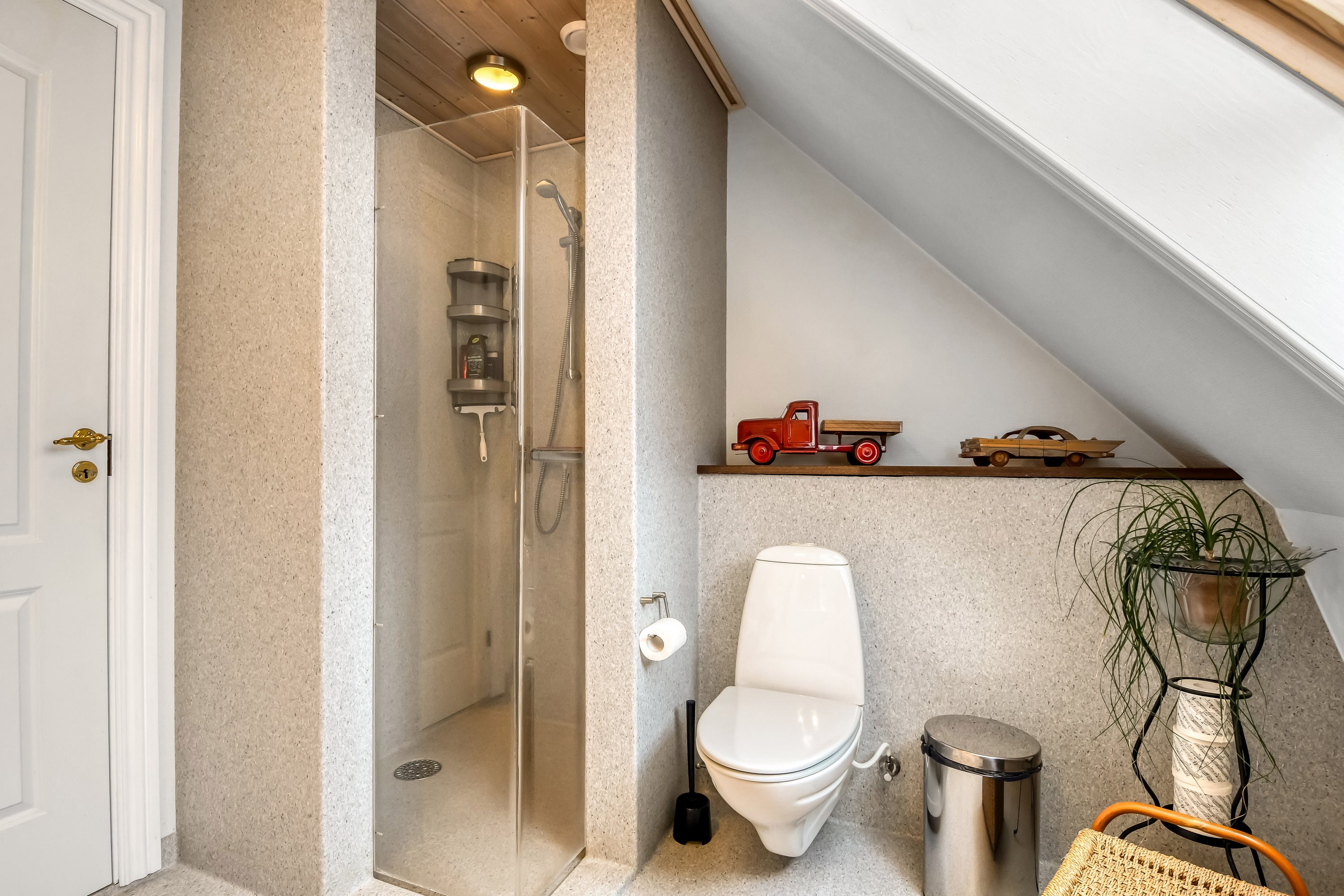 Fremhævet badeværelse billede i fuldskærmstilstand. Billede af Lindeborgvej 18, 7560 Hjerm