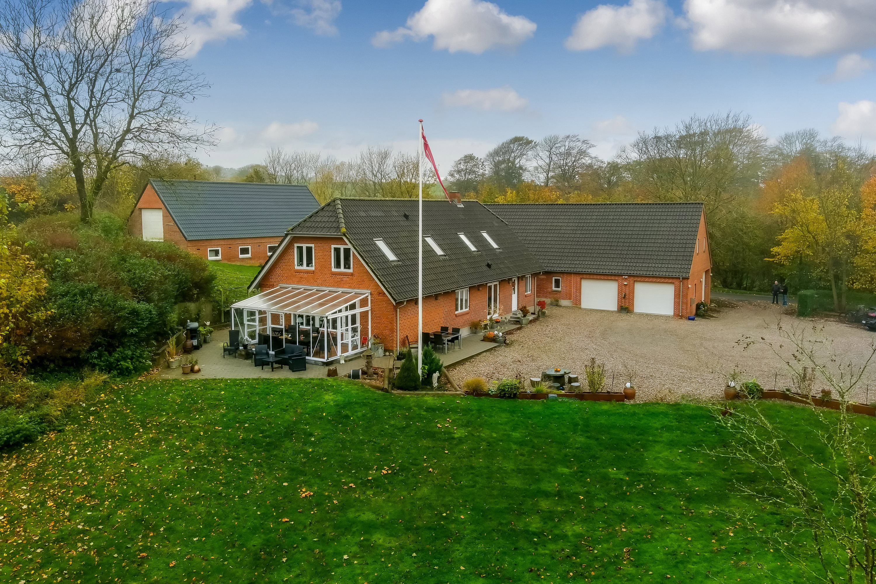 Fremhævet andet billede i fuldskærmstilstand. Billede af Lindeborgvej 18, 7560 Hjerm