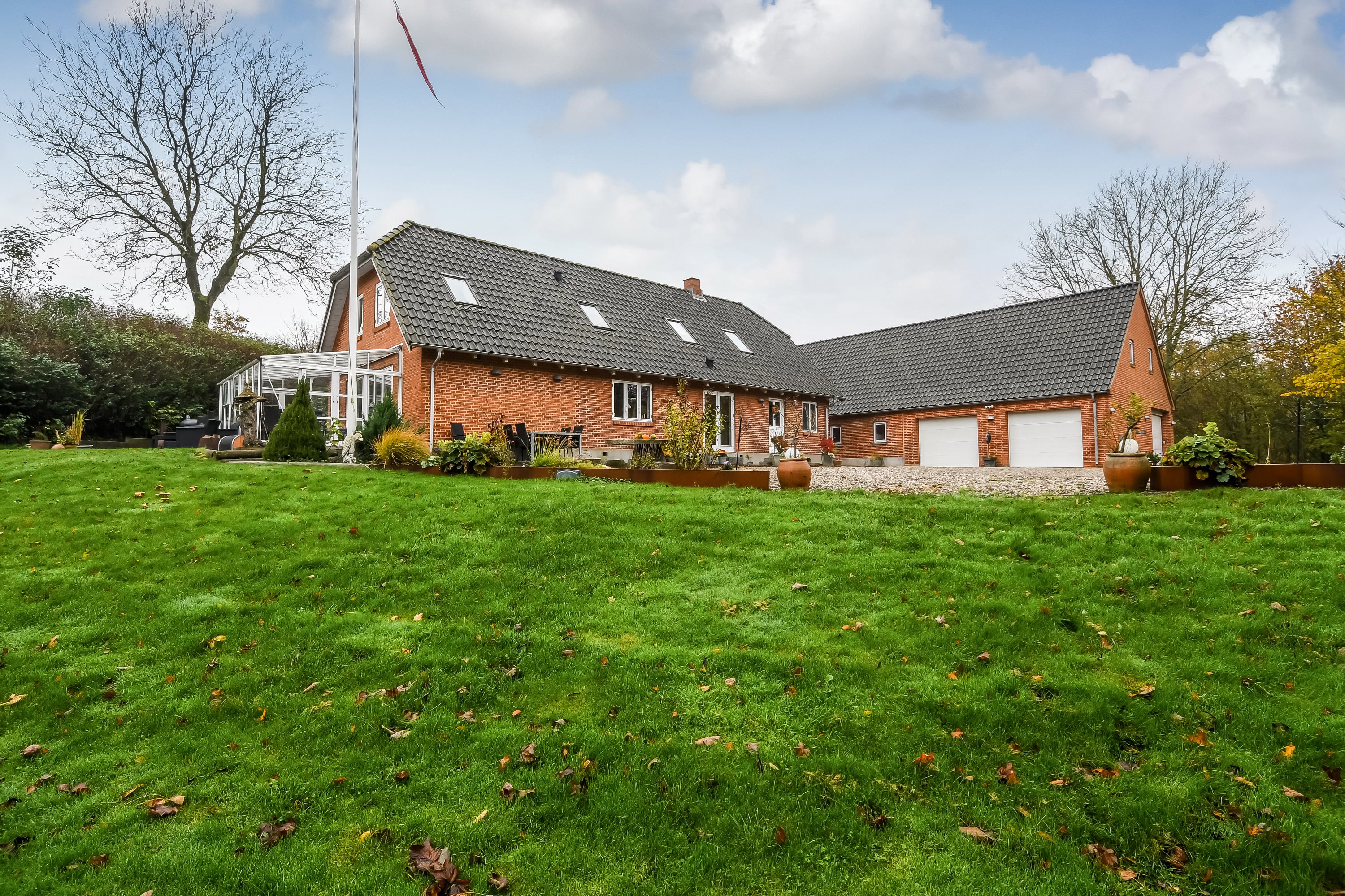 Fremhævet ejendommen billede i fuldskærmstilstand. Billede af Lindeborgvej 18, 7560 Hjerm