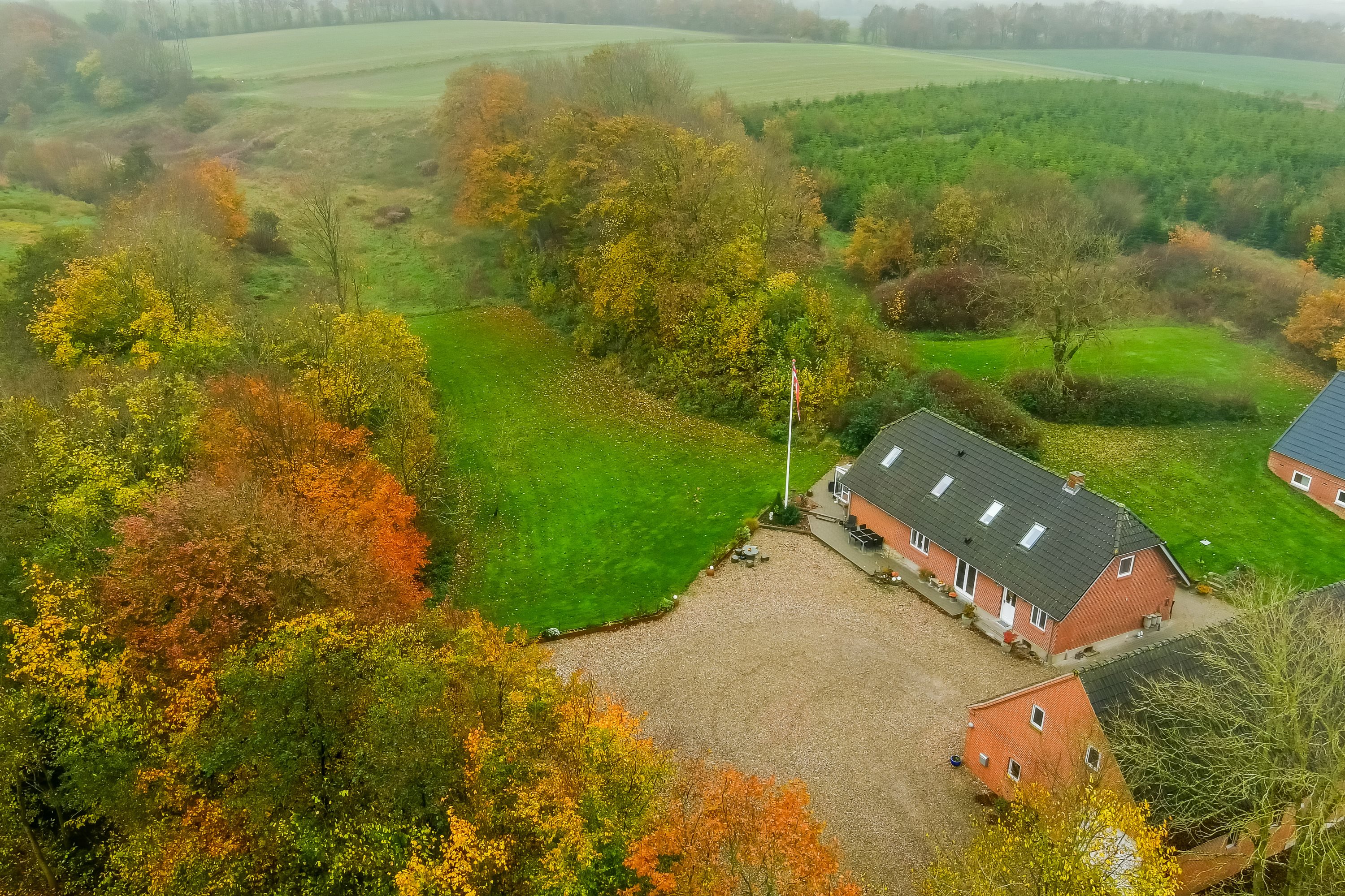 Fremhævet andet billede i fuldskærmstilstand. Billede af Lindeborgvej 18, 7560 Hjerm