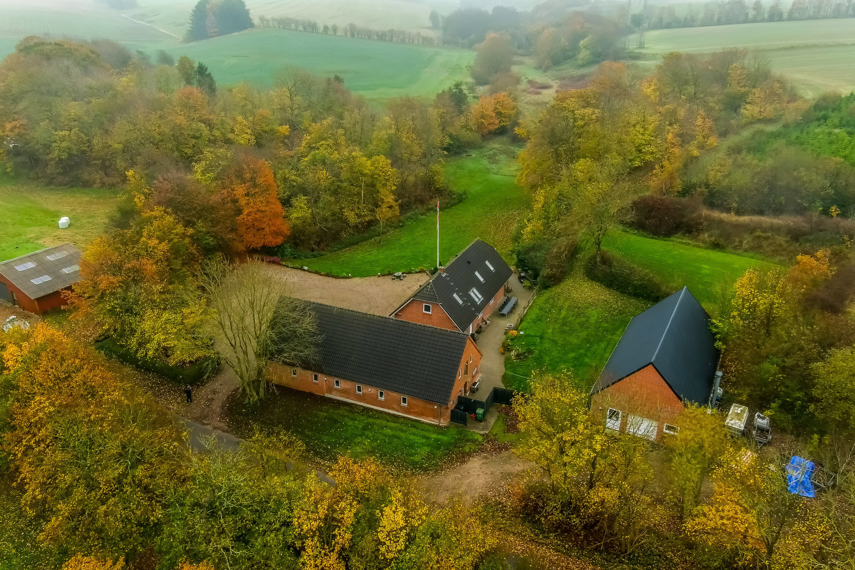 Fremhævet andet billede i fuldskærmstilstand. Billede af Lindeborgvej 18, 7560 Hjerm