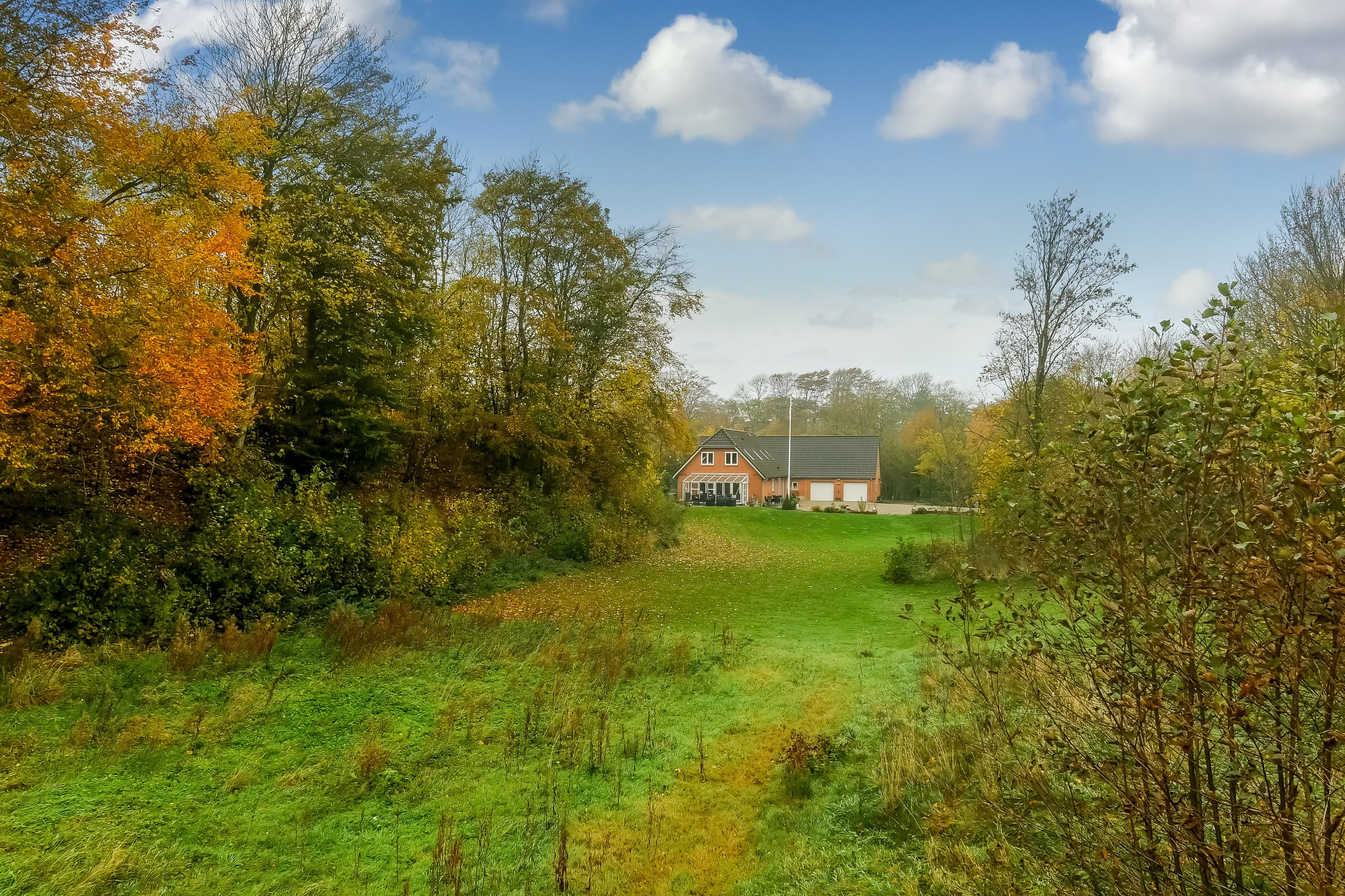 Fremhævet andet billede i fuldskærmstilstand. Billede af Lindeborgvej 18, 7560 Hjerm