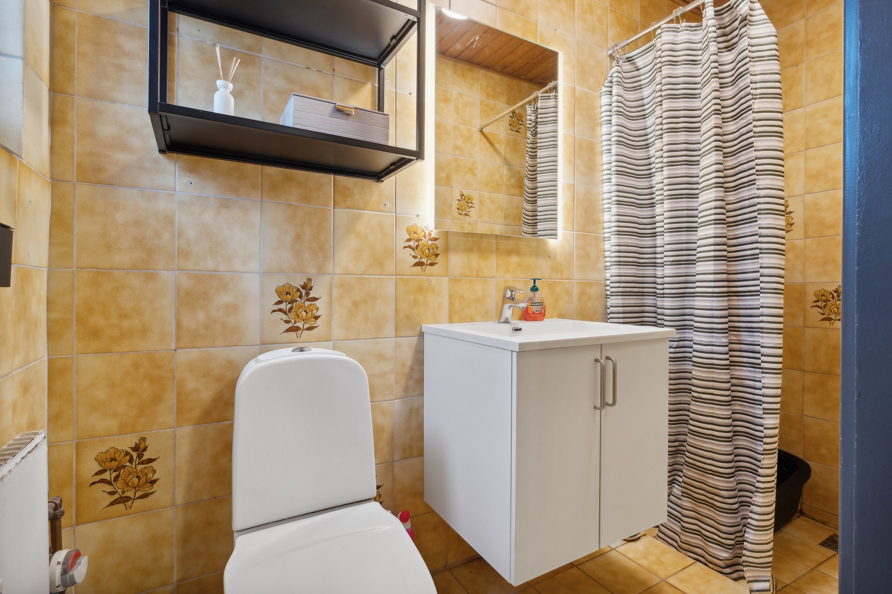 Fremhævet badeværelse billede i fuldskærmstilstand. Billede af Kongebakken 11A, st.. th., 5700 Svendborg