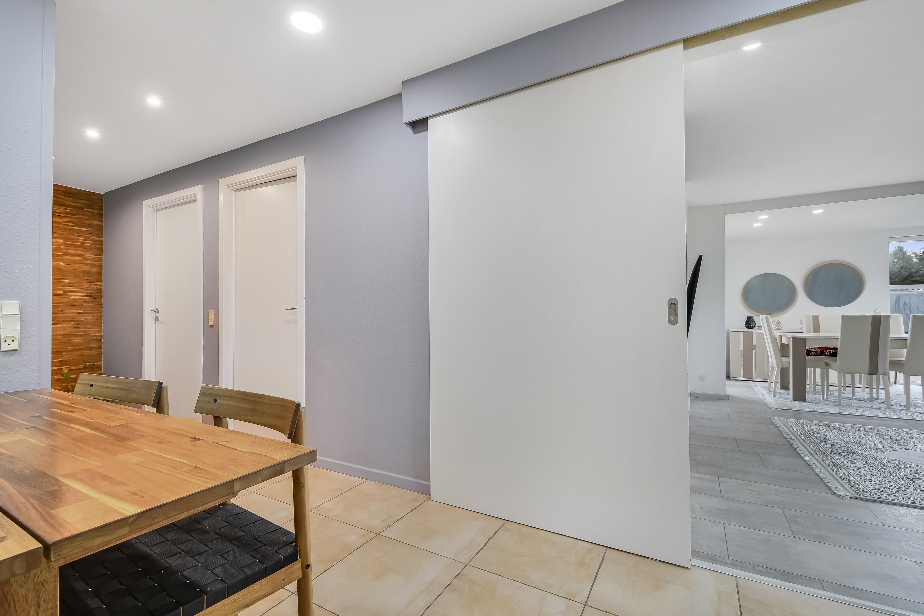 Fremhævet stue billede i fuldskærmstilstand. Billede af Kirsebærhaven 31, Bremdal, 7600 Struer