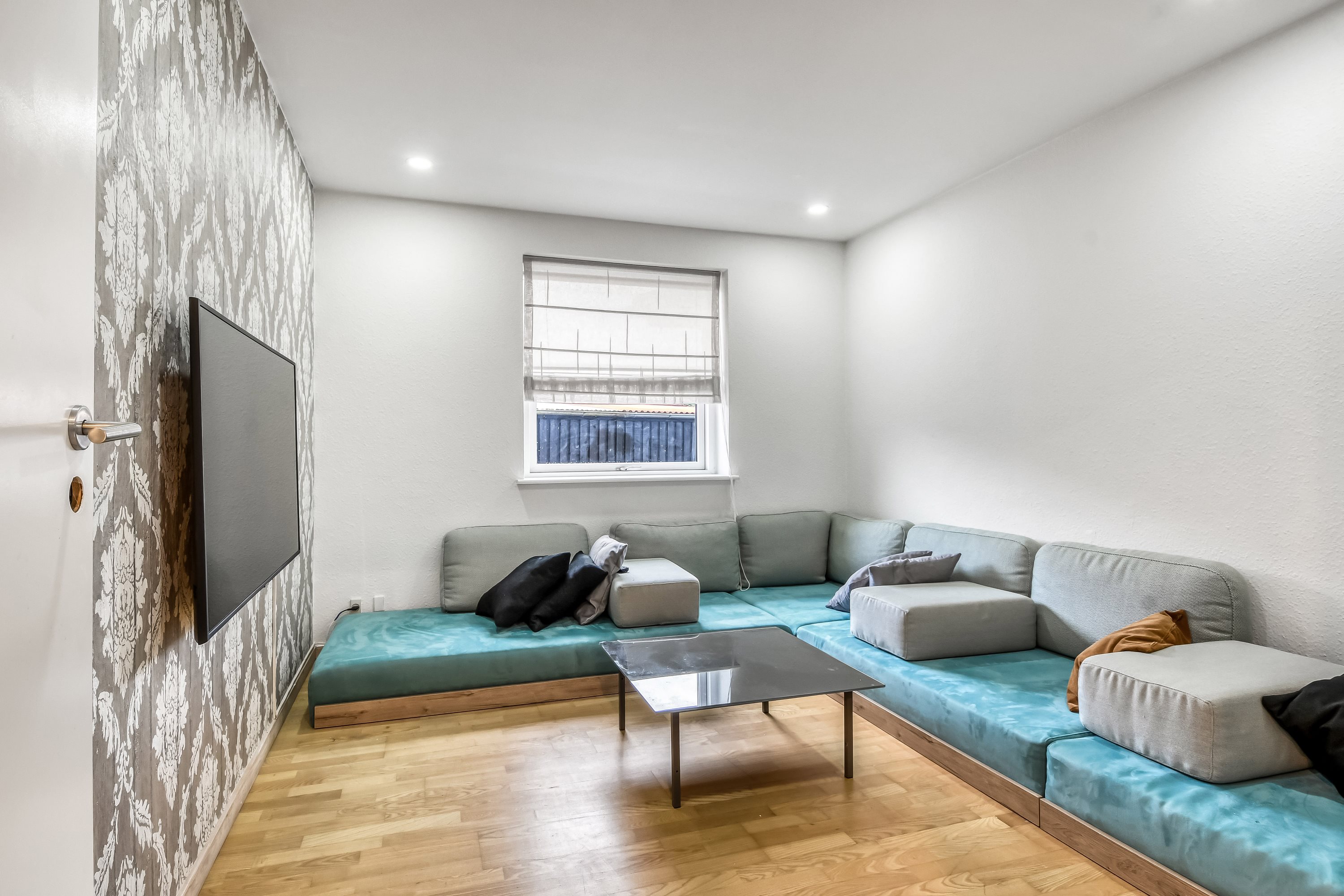 Fremhævet stue billede i fuldskærmstilstand. Billede af Kirsebærhaven 31, Bremdal, 7600 Struer