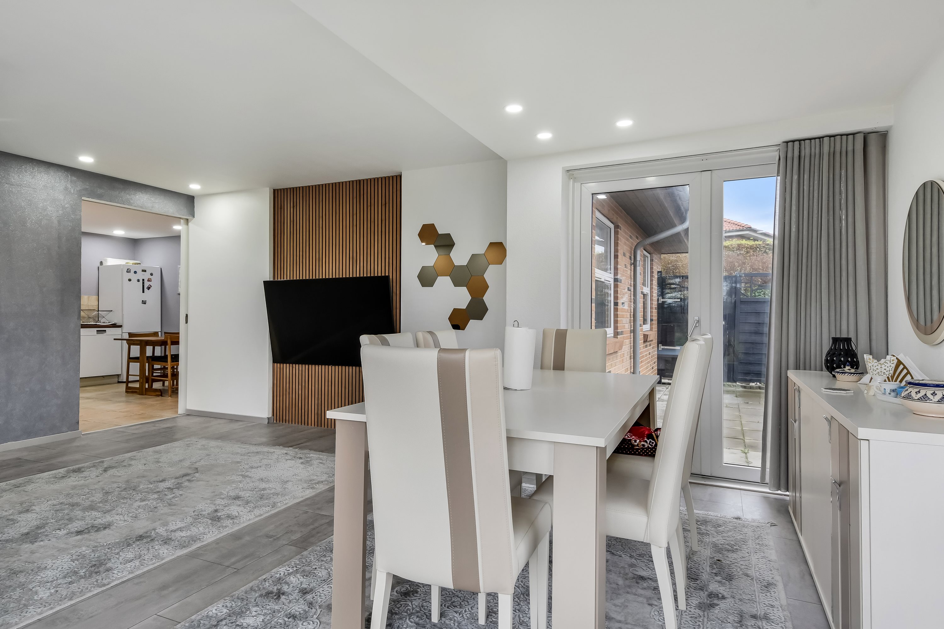 Fremhævet stue billede i fuldskærmstilstand. Billede af Kirsebærhaven 31, Bremdal, 7600 Struer