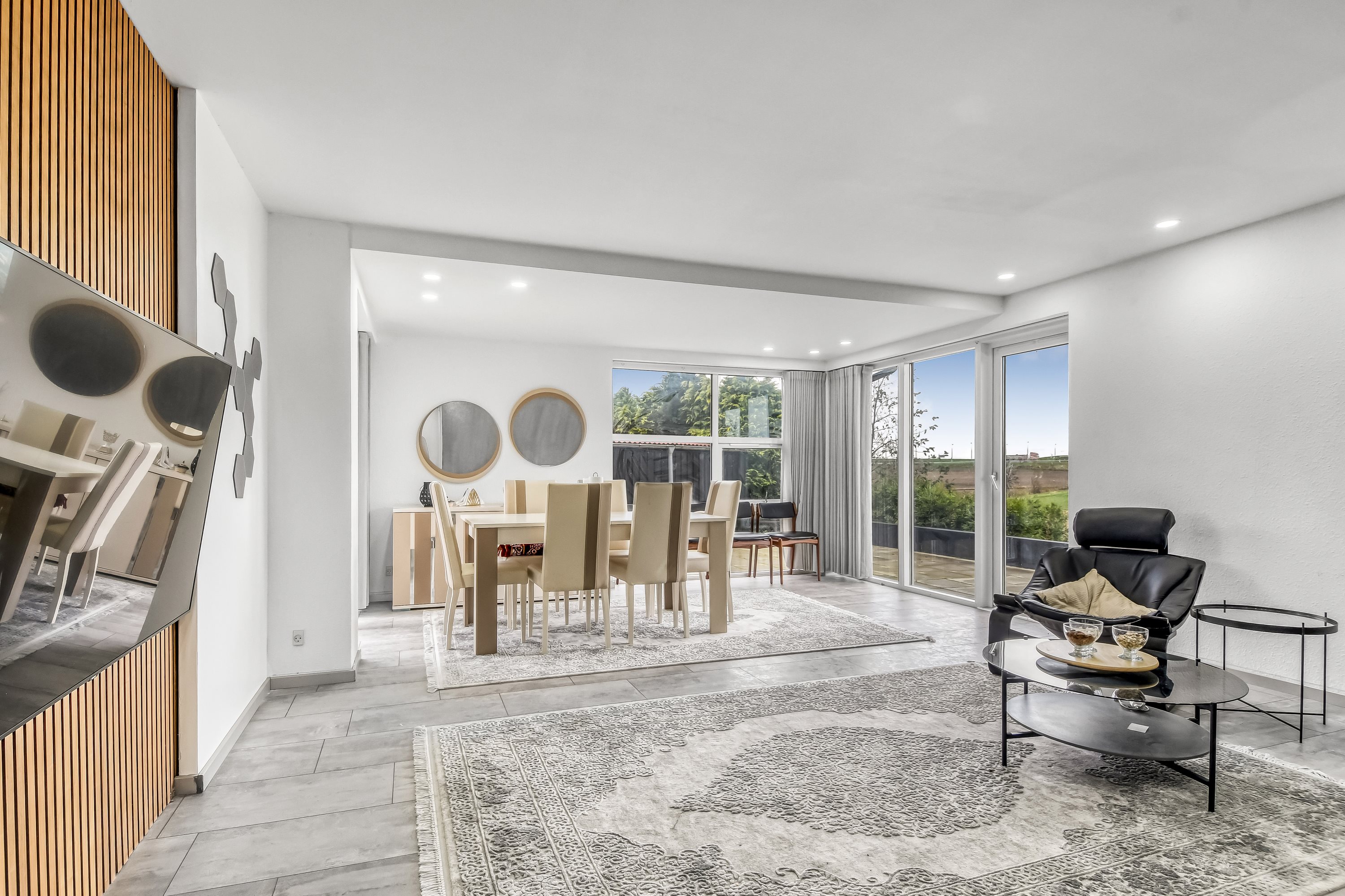 Fremhævet stue billede i fuldskærmstilstand. Billede af Kirsebærhaven 31, Bremdal, 7600 Struer