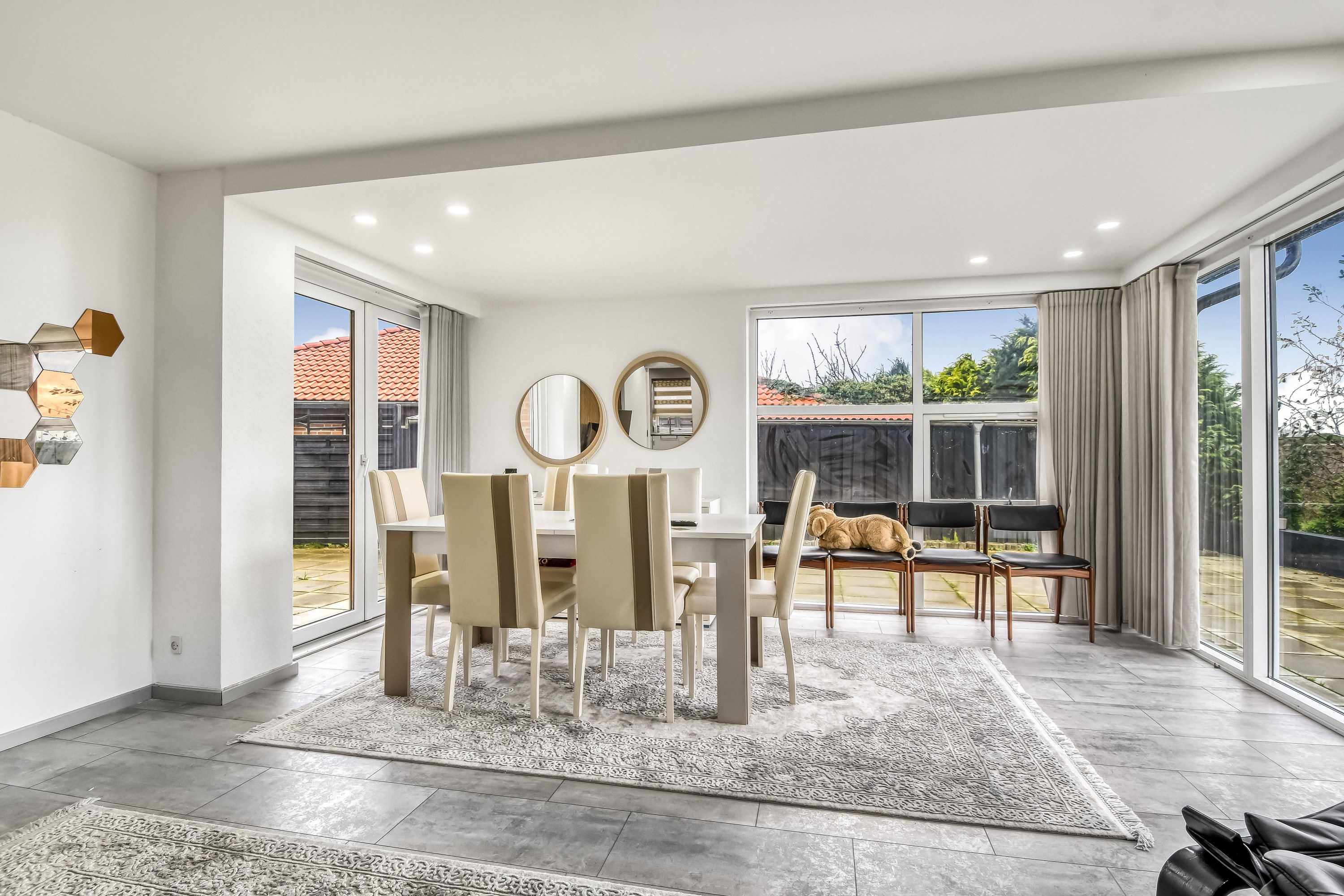 Fremhævet stue billede i fuldskærmstilstand. Billede af Kirsebærhaven 31, Bremdal, 7600 Struer