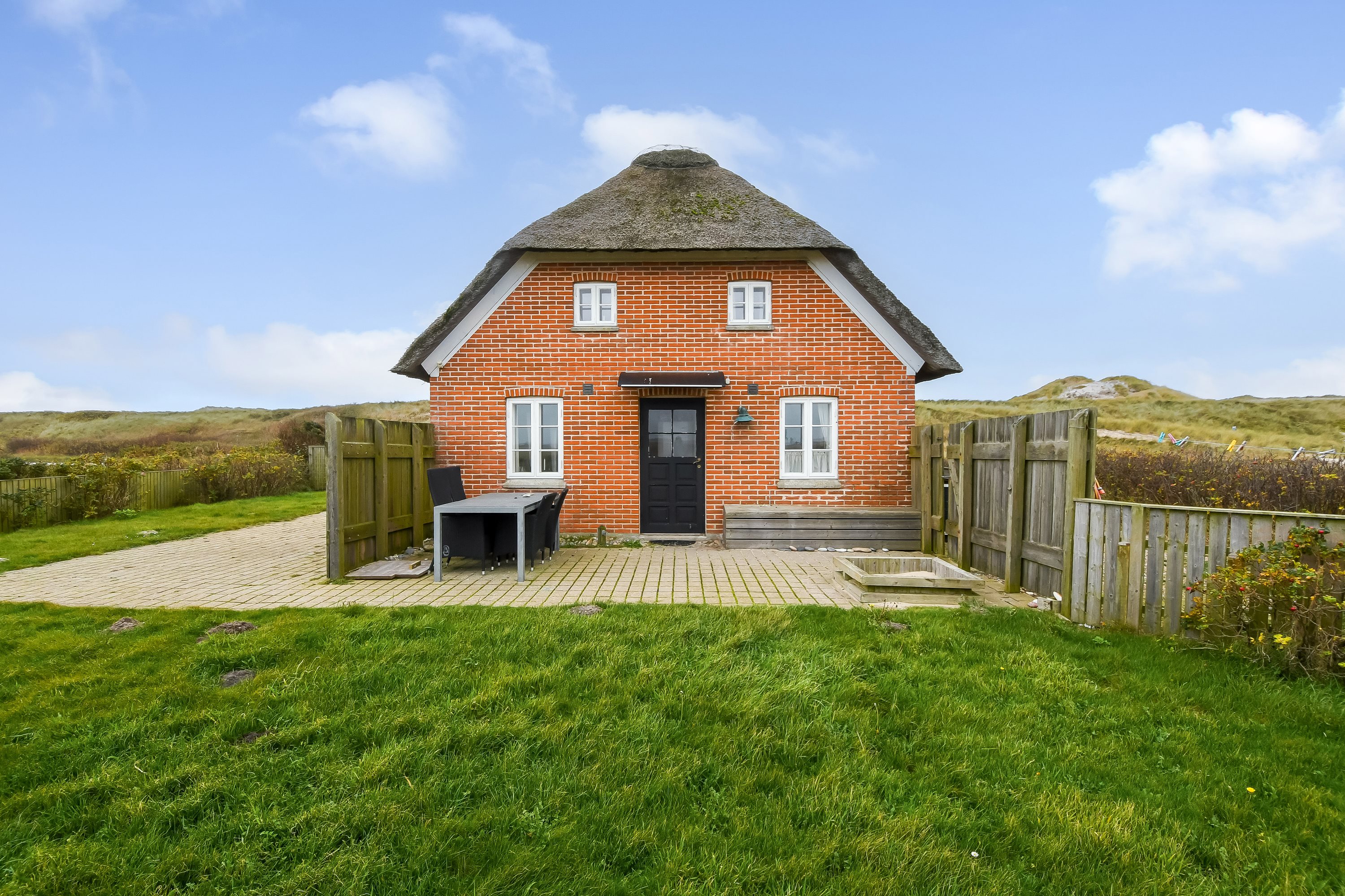 Fremhævet terrasse billede i fuldskærmstilstand. Billede af Torsmindevej 127, Bøvling, 6990 Ulfborg