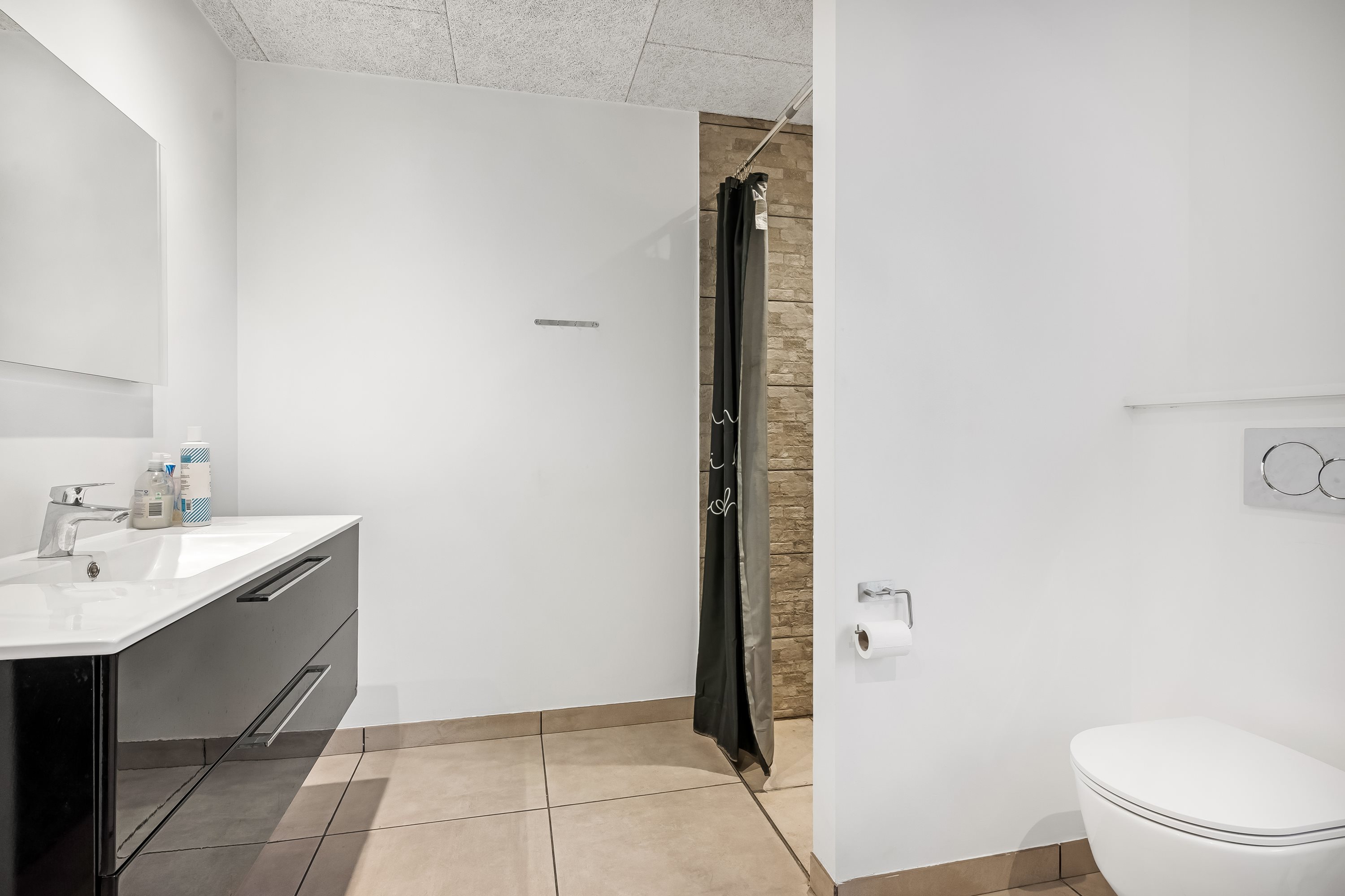 Fremhævet badeværelse billede i fuldskærmstilstand. Billede af Døesvej 8, 7500 Holstebro