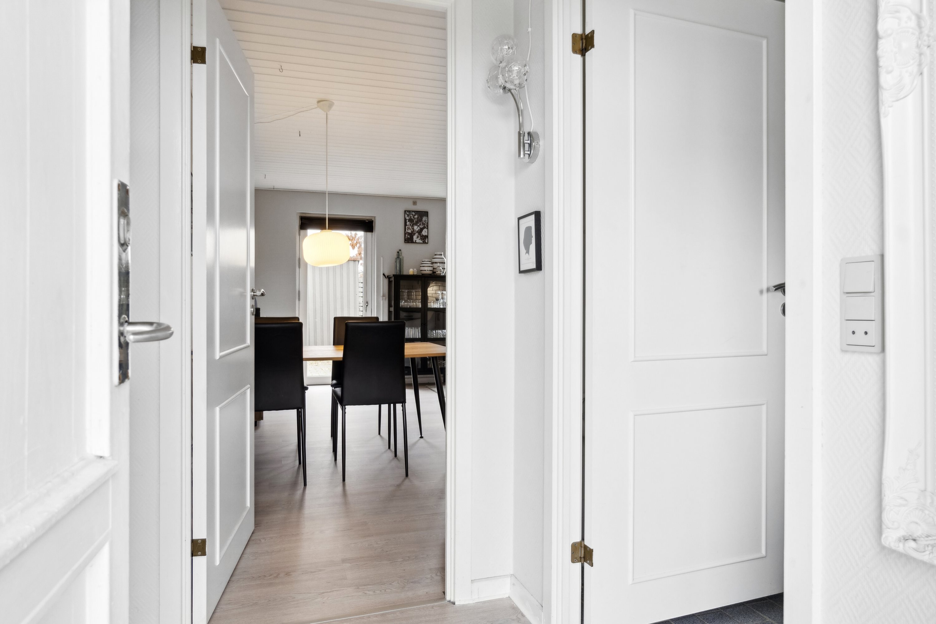 Fremhævet gang billede i fuldskærmstilstand. Billede af Pilagervej 64, 4200 Slagelse