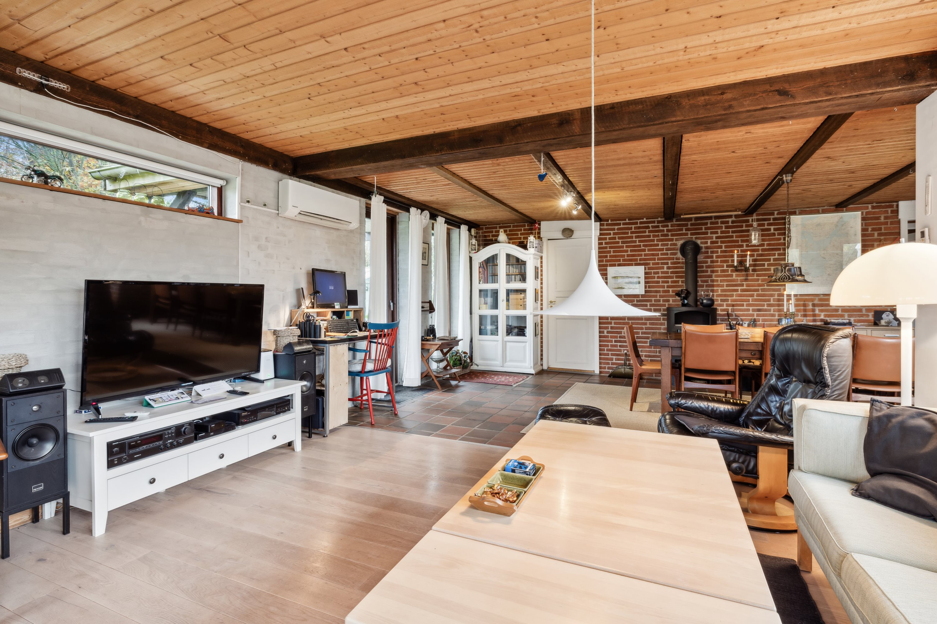 Fremhævet stue billede i fuldskærmstilstand. Billede af Klitrosevej 7, Hostrup, 7860 Spøttrup