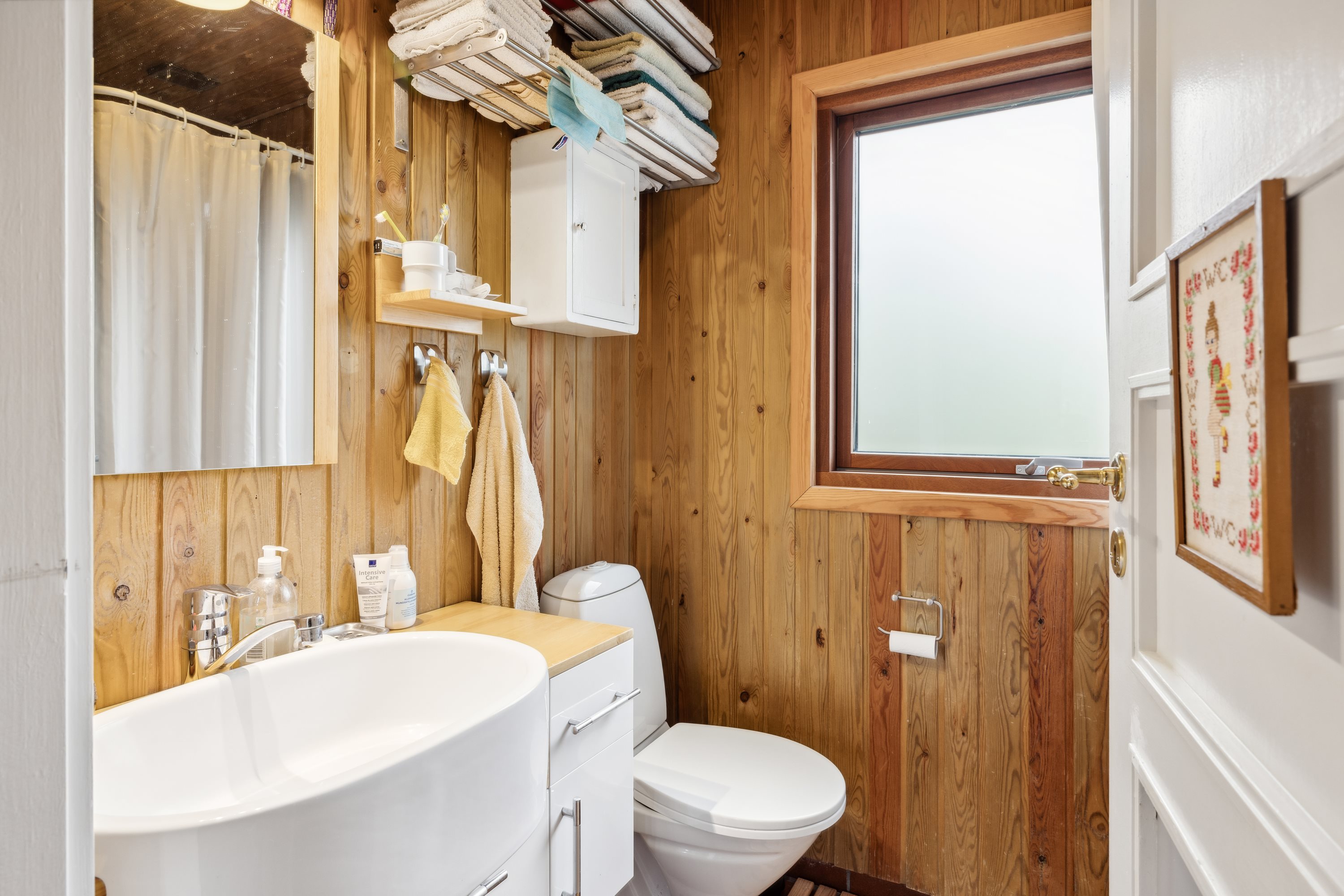 Fremhævet badeværelse billede i fuldskærmstilstand. Billede af Klitrosevej 7, Hostrup, 7860 Spøttrup