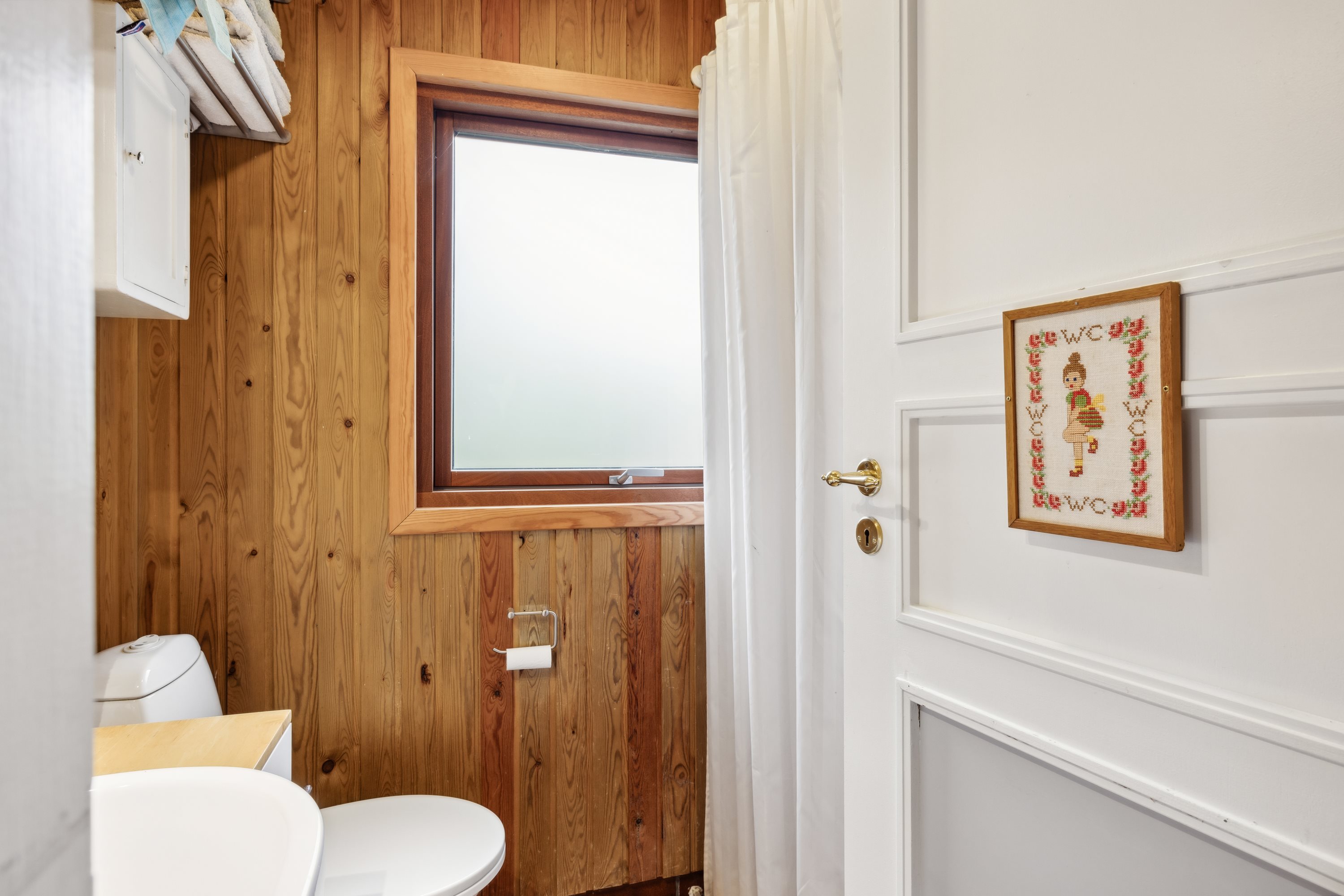 Fremhævet badeværelse billede i fuldskærmstilstand. Billede af Klitrosevej 7, Hostrup, 7860 Spøttrup