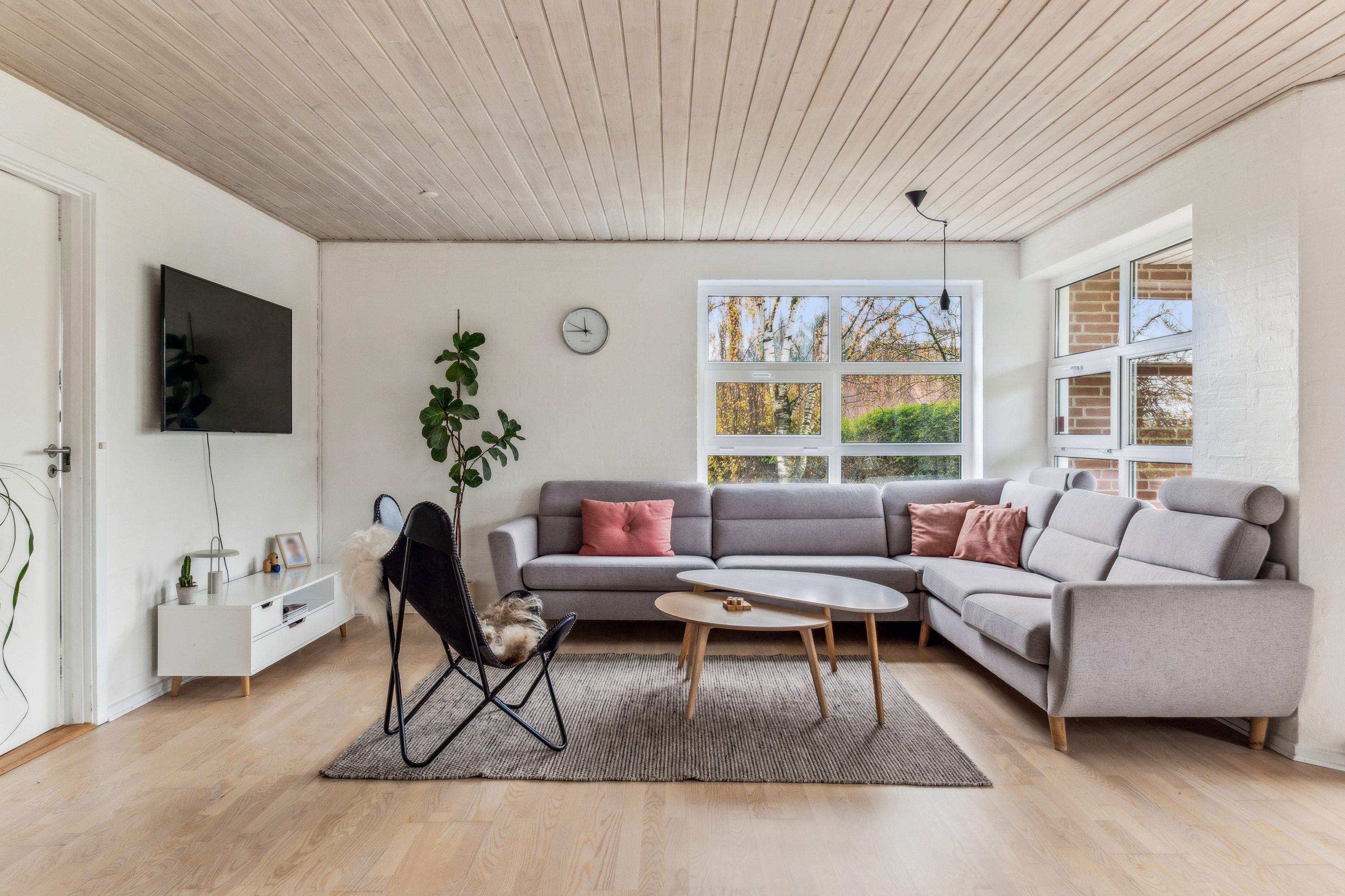 Fremhævet stue billede i fuldskærmstilstand. Billede af Lokesvej 1, Sdr Onsild, 9500 Hobro