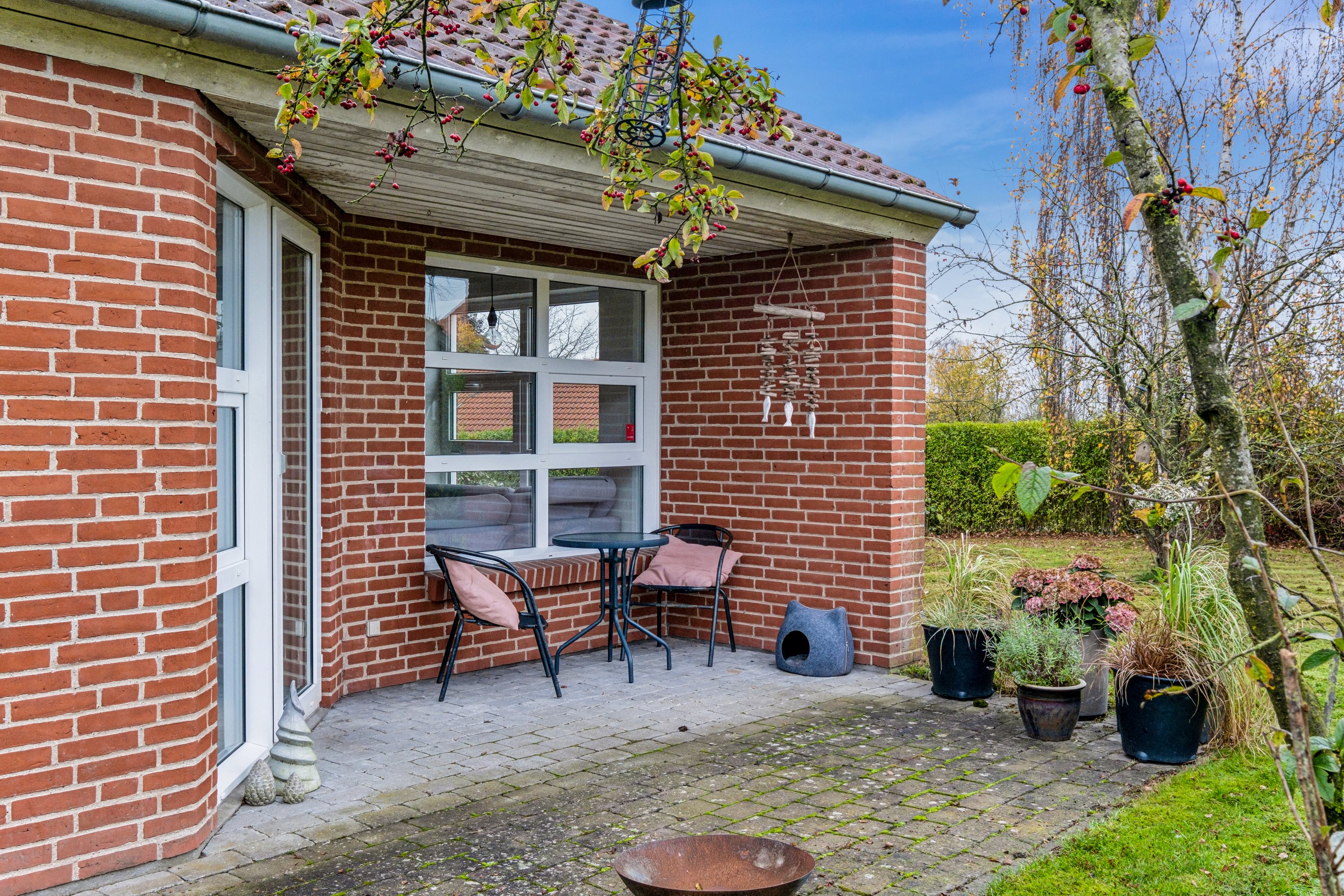 Fremhævet terrasse billede i fuldskærmstilstand. Billede af Lokesvej 1, Sdr Onsild, 9500 Hobro