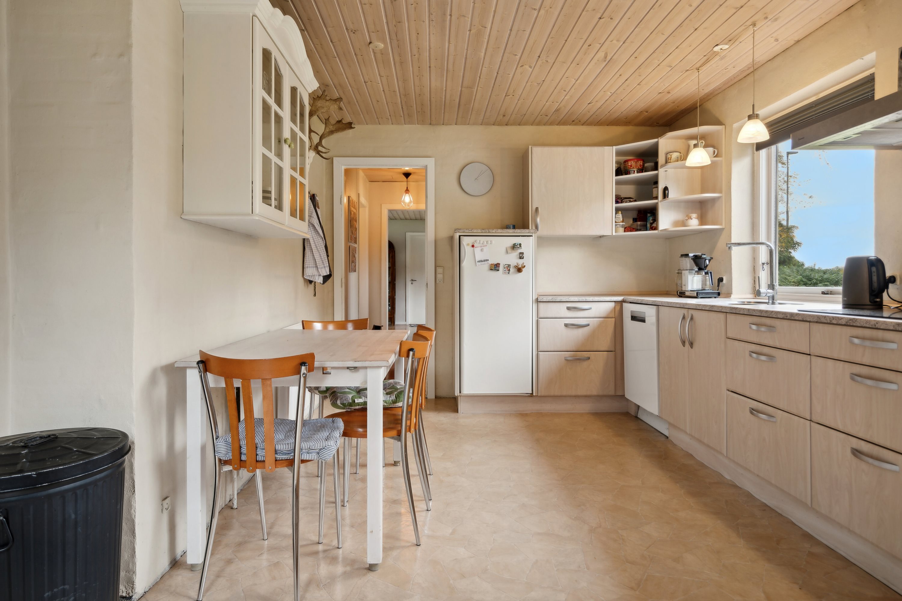 Fremhævet køkken billede i fuldskærmstilstand. Billede af Mullerupvej 15, Langtved, 5540 Ullerslev