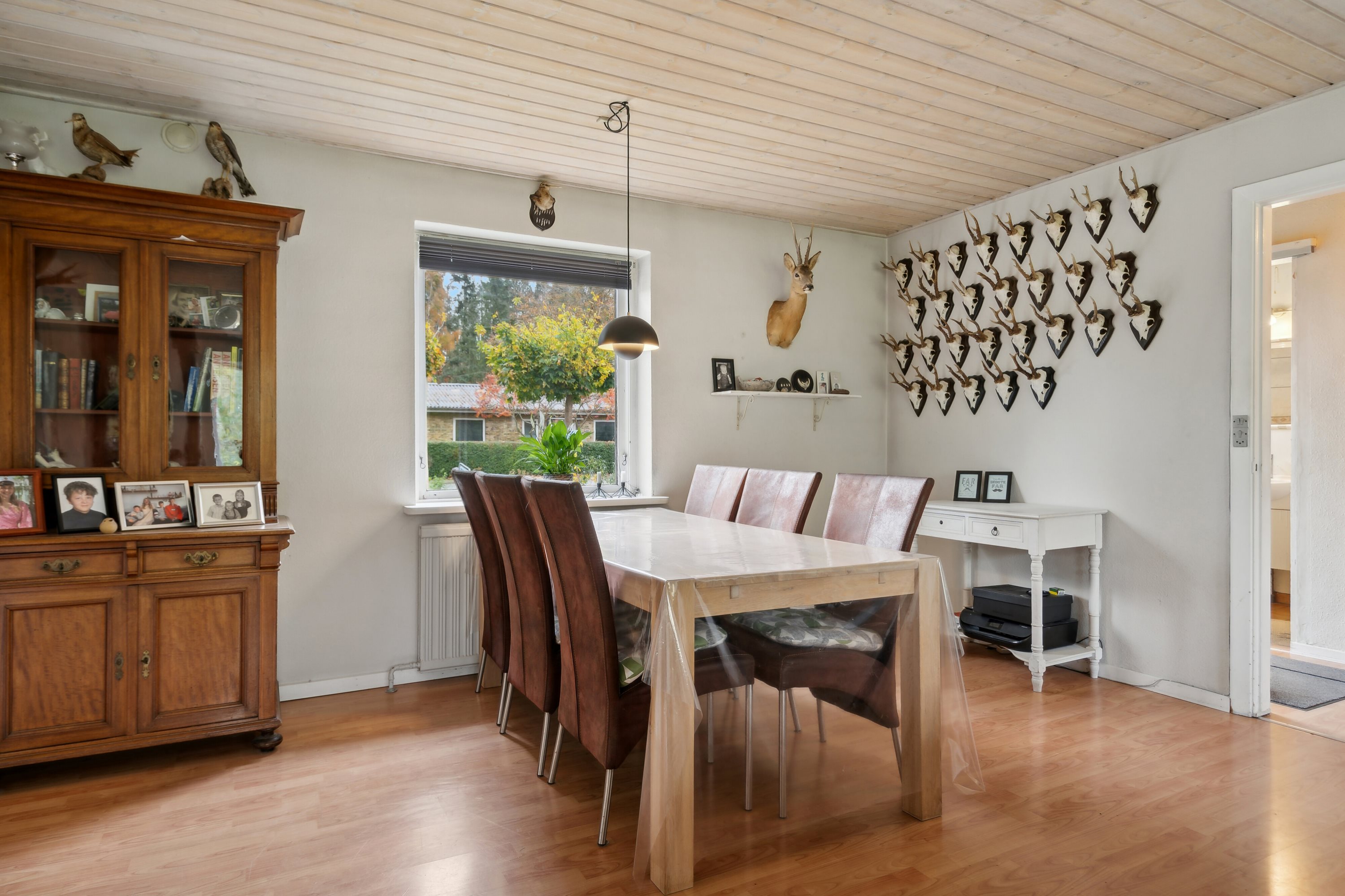 Fremhævet spisestue billede i fuldskærmstilstand. Billede af Mullerupvej 15, Langtved, 5540 Ullerslev
