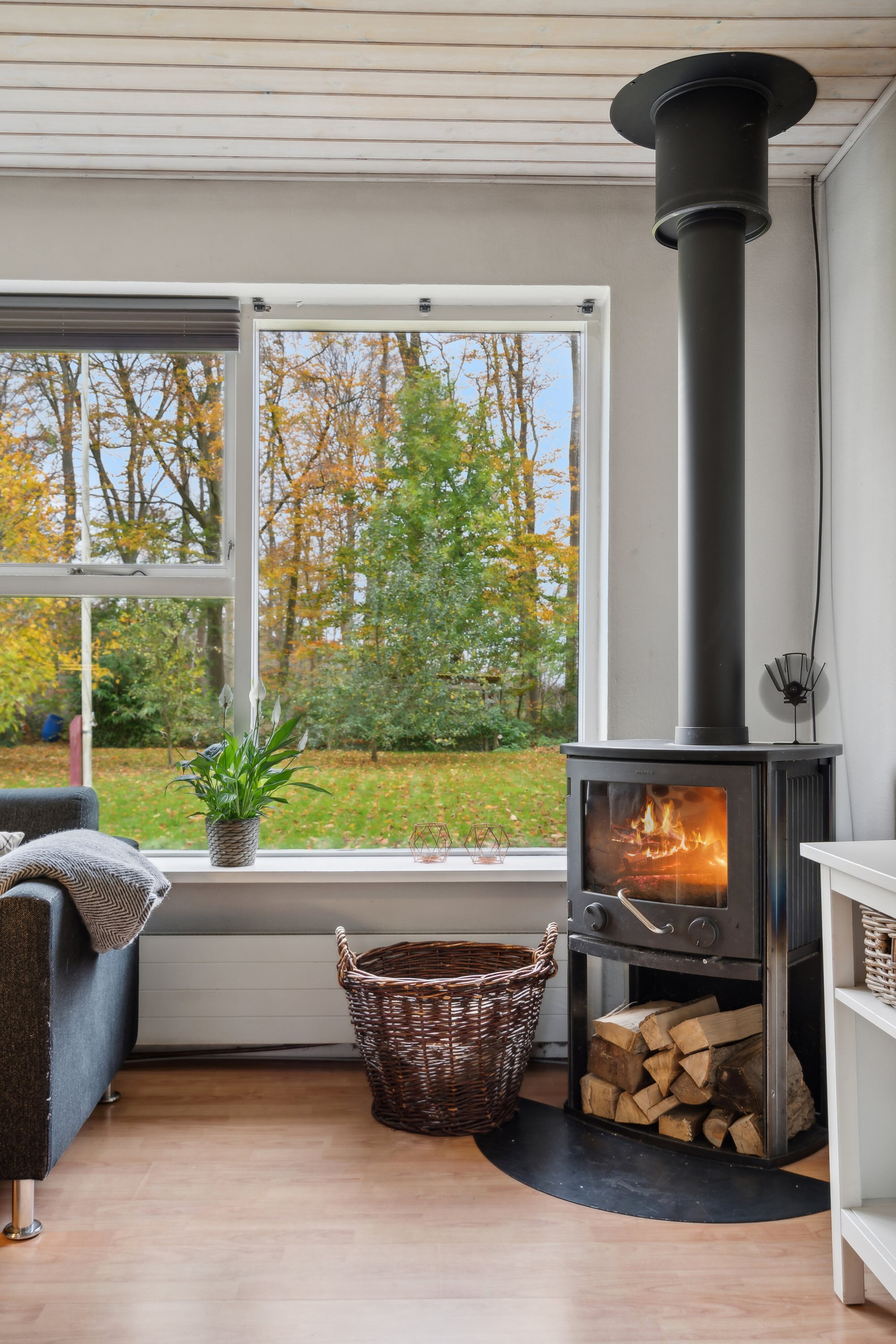 Fremhævet stue billede i fuldskærmstilstand. Billede af Mullerupvej 15, Langtved, 5540 Ullerslev