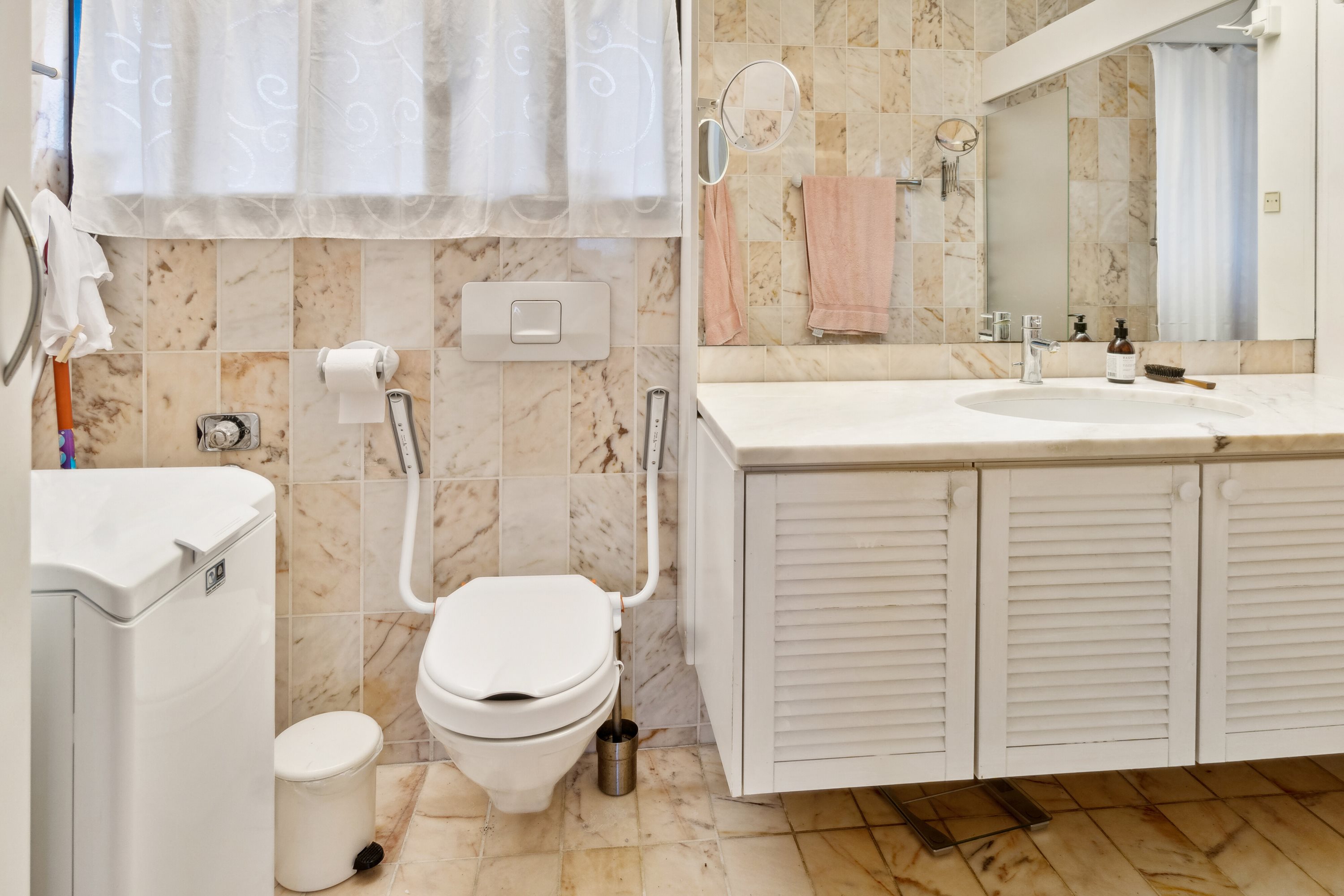 Fremhævet badeværelse billede i fuldskærmstilstand. Billede af Strandbakken 17, 4400 Kalundborg