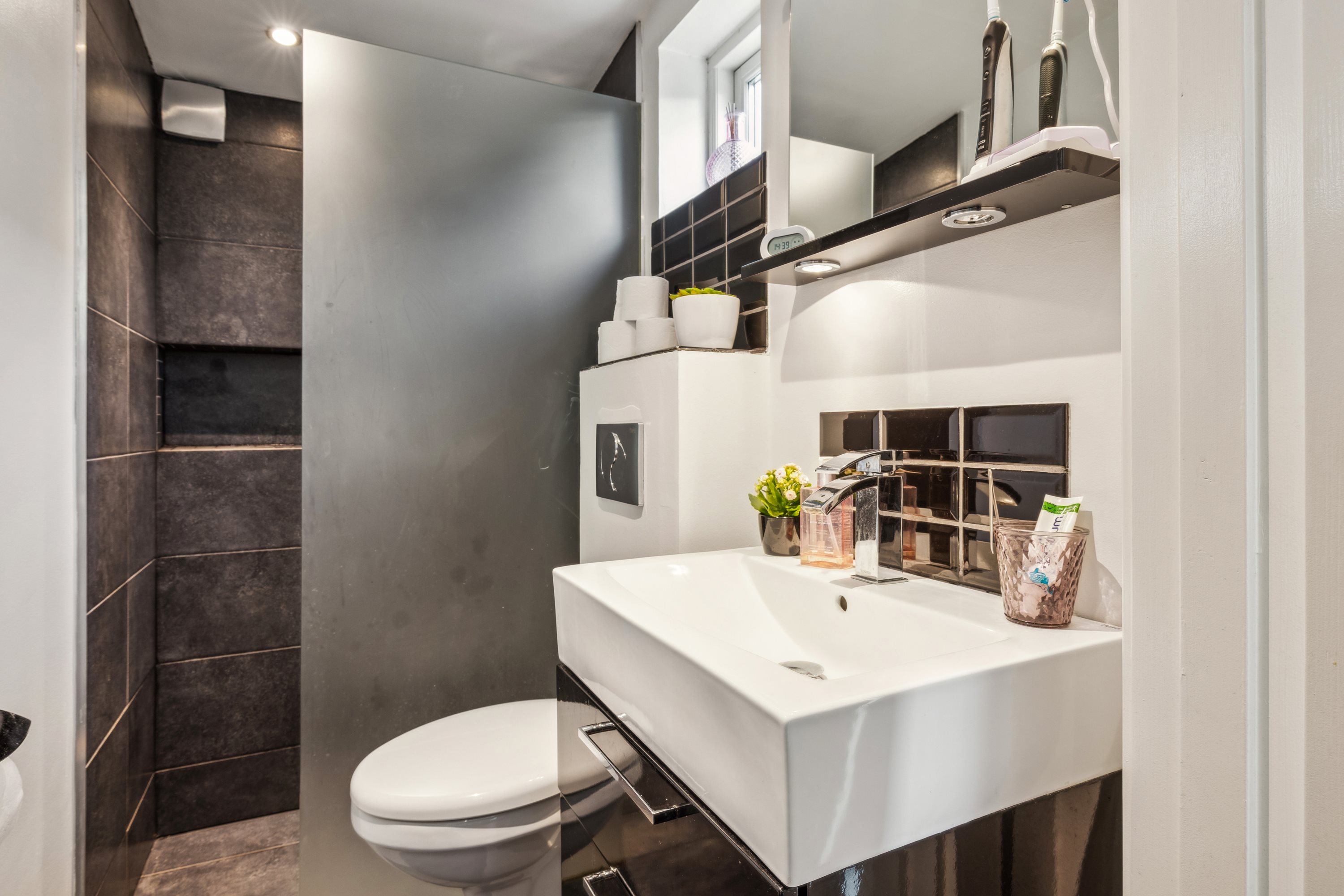 Fremhævet badeværelse billede i fuldskærmstilstand. Billede af Gl. Århusvej 131A, 8800 Viborg