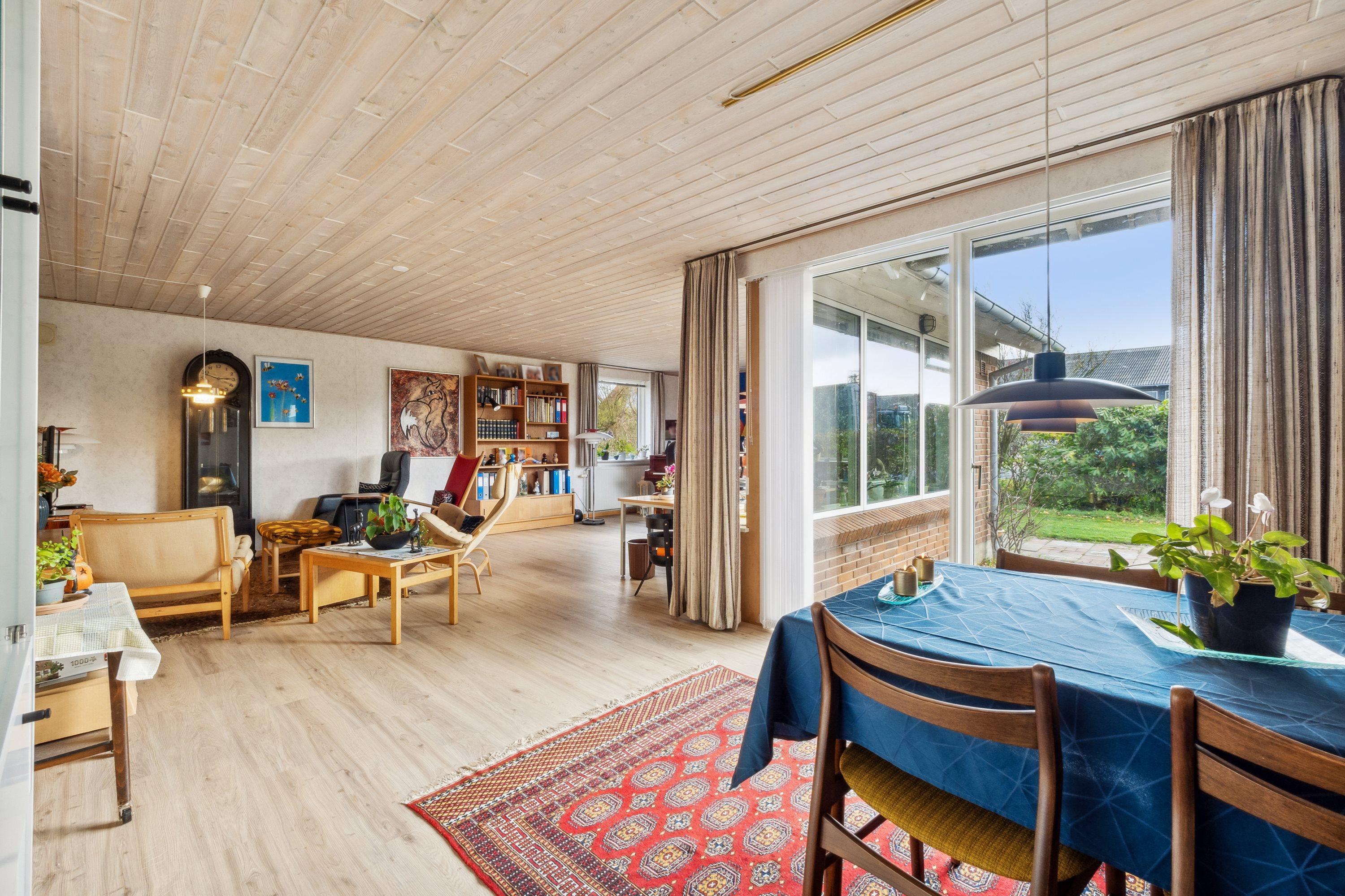 Fremhævet stue billede i fuldskærmstilstand. Billede af T. O. R. Skole Vej 64, Tæbring, 7900 Nykøbing M