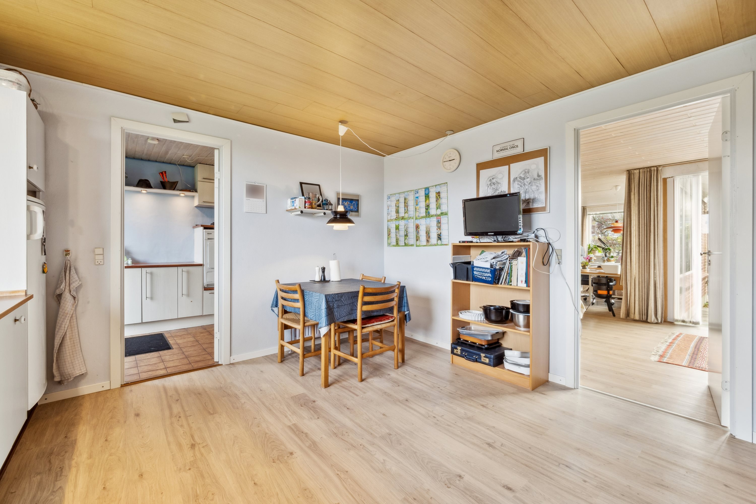 Fremhævet spisestue billede i fuldskærmstilstand. Billede af T. O. R. Skole Vej 64, Tæbring, 7900 Nykøbing M