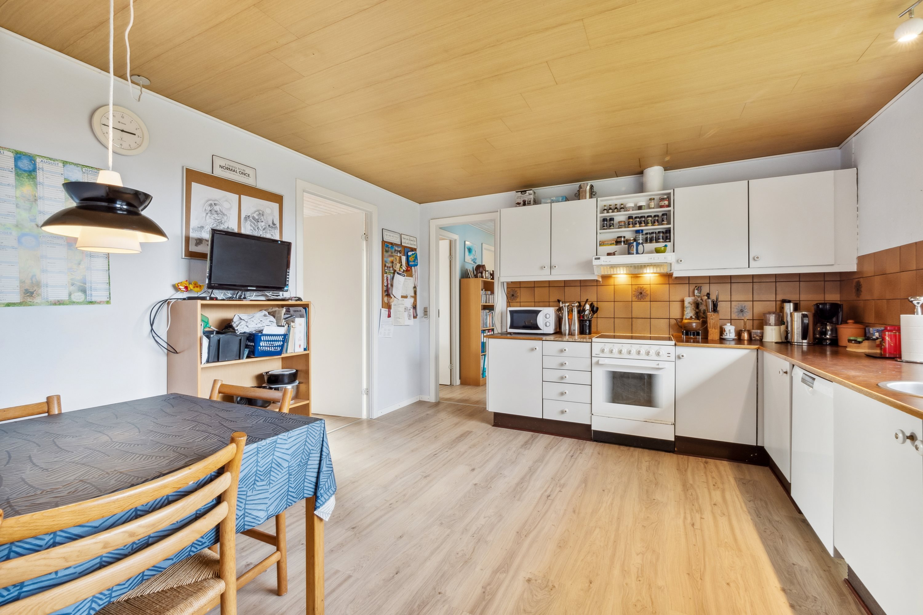 Fremhævet køkken billede i fuldskærmstilstand. Billede af T. O. R. Skole Vej 64, Tæbring, 7900 Nykøbing M