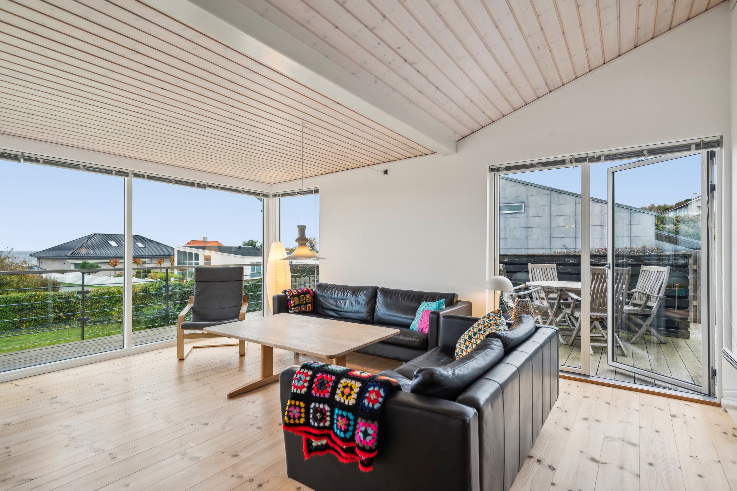 Fremhævet stue billede i fuldskærmstilstand. Billede af Højbovej 16, Egsmark Strand, 8400 Ebeltoft