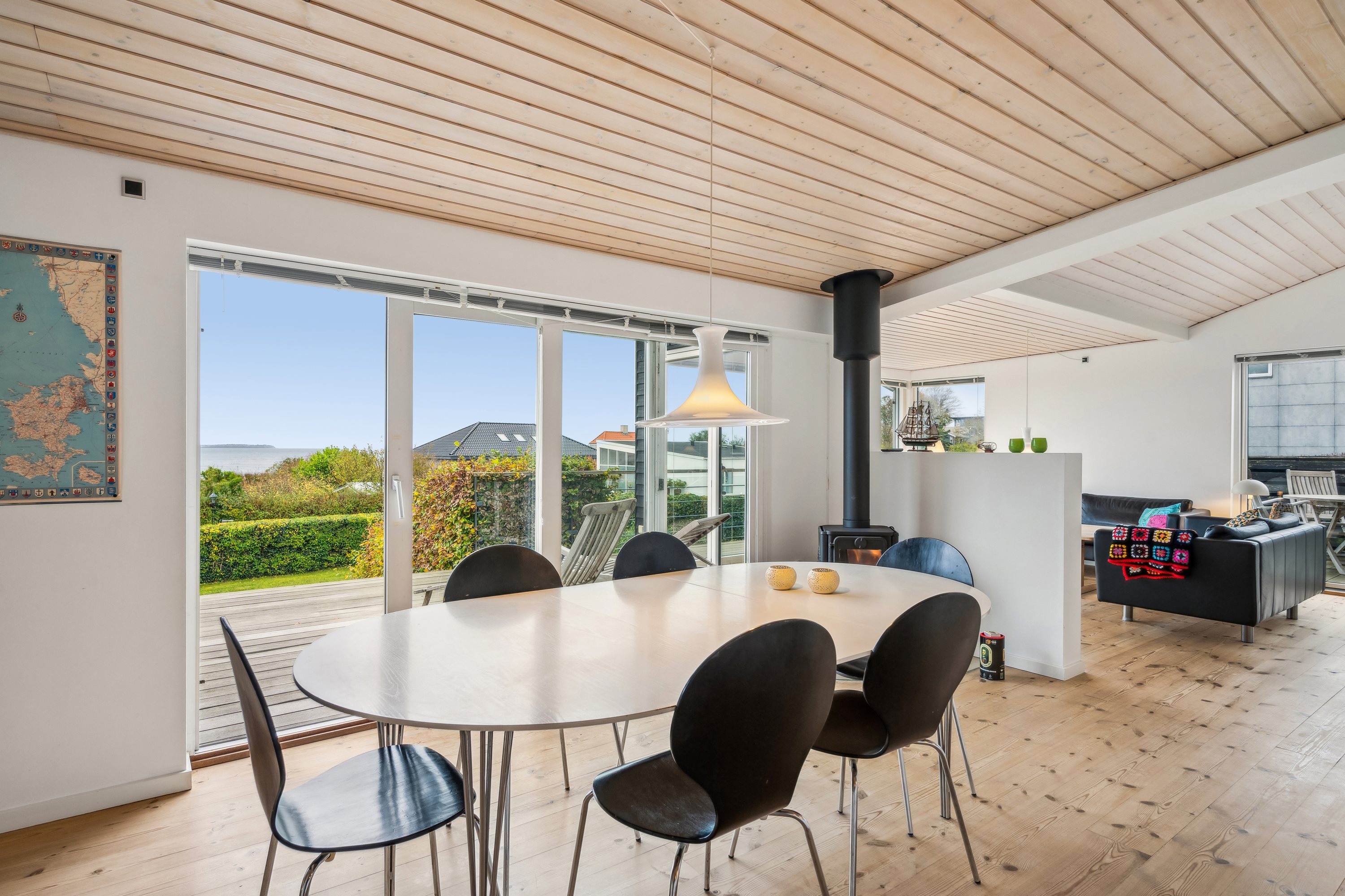 Fremhævet stue billede i fuldskærmstilstand. Billede af Højbovej 16, Egsmark Strand, 8400 Ebeltoft