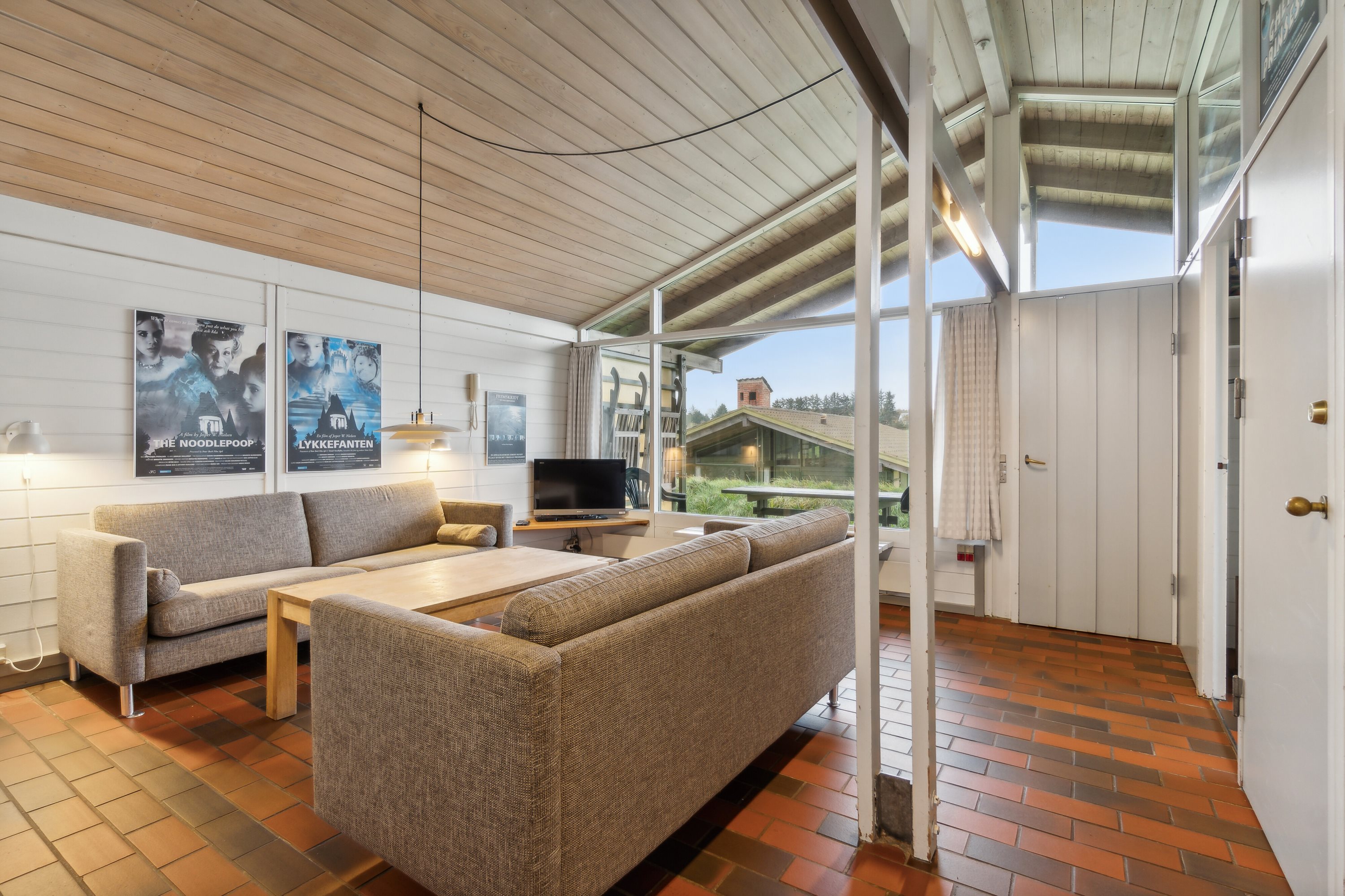 Fremhævet stue billede i fuldskærmstilstand. Billede af Solskinsvej 19, Vigsø, 7730 Hanstholm