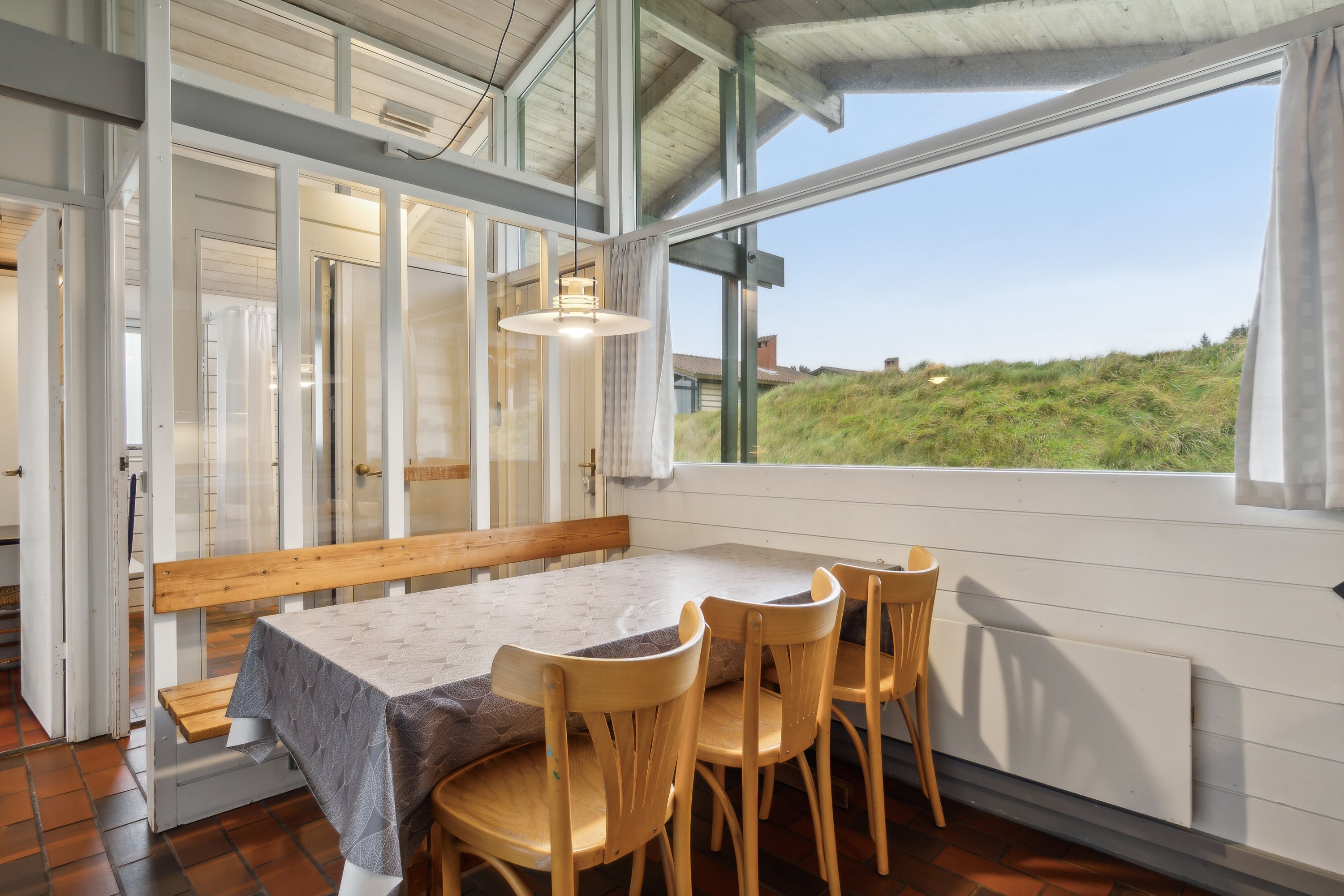 Fremhævet spisestue billede i fuldskærmstilstand. Billede af Solskinsvej 19, Vigsø, 7730 Hanstholm