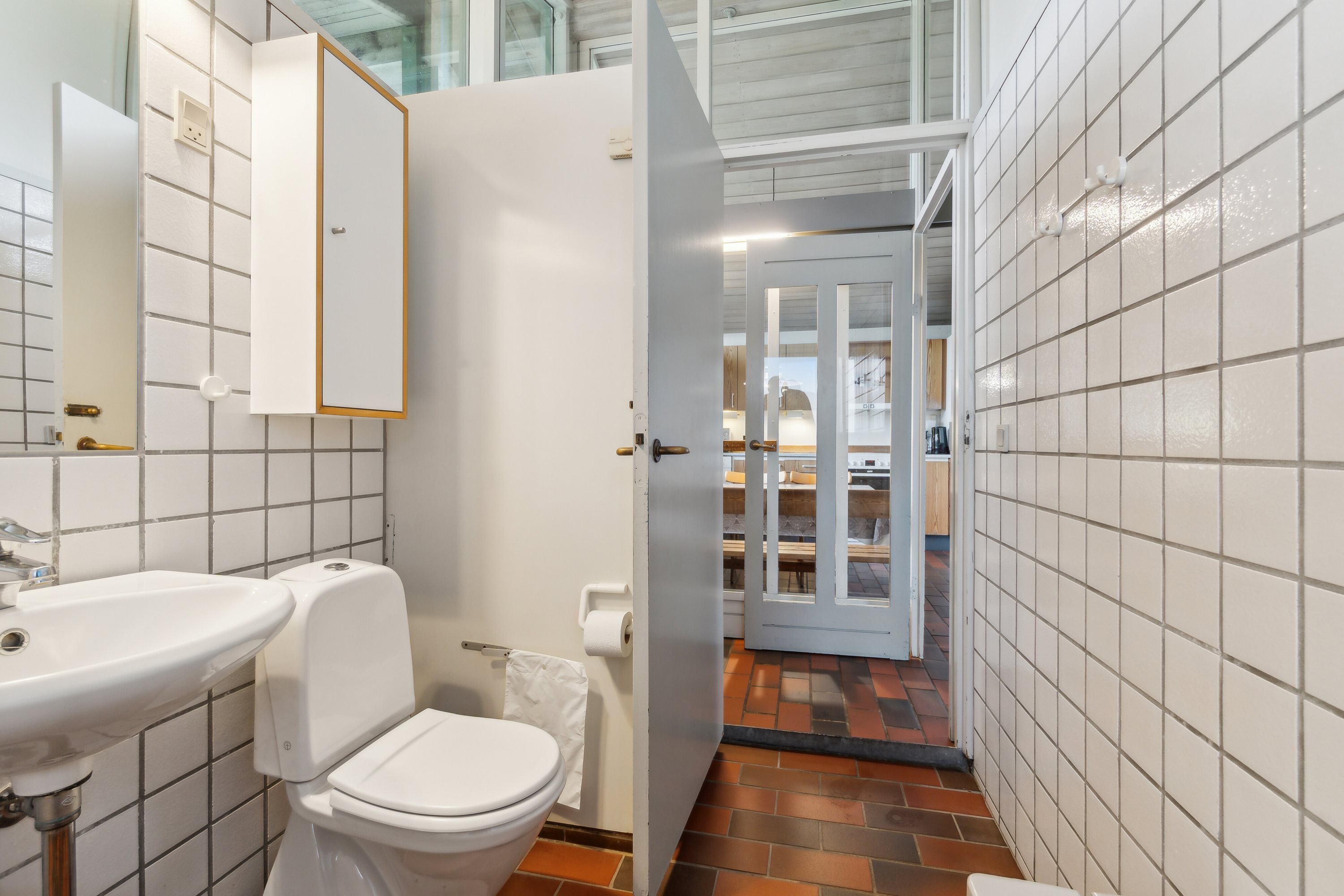 Fremhævet badeværelse billede i fuldskærmstilstand. Billede af Solskinsvej 19, Vigsø, 7730 Hanstholm