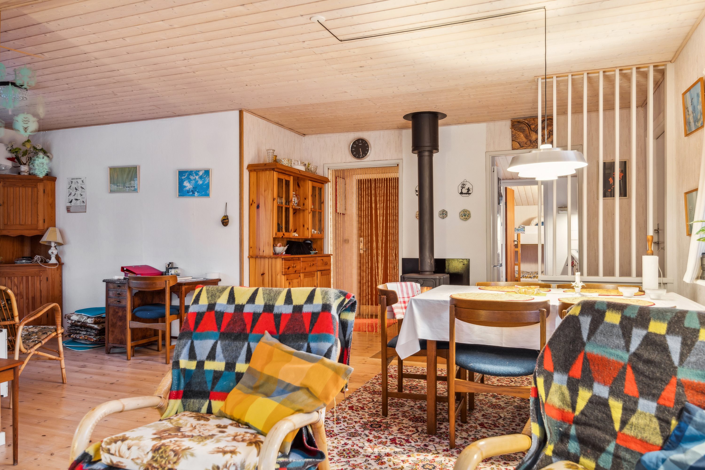 Fremhævet stue billede i fuldskærmstilstand. Billede af Lille Strandgaard 7, 9370 Hals