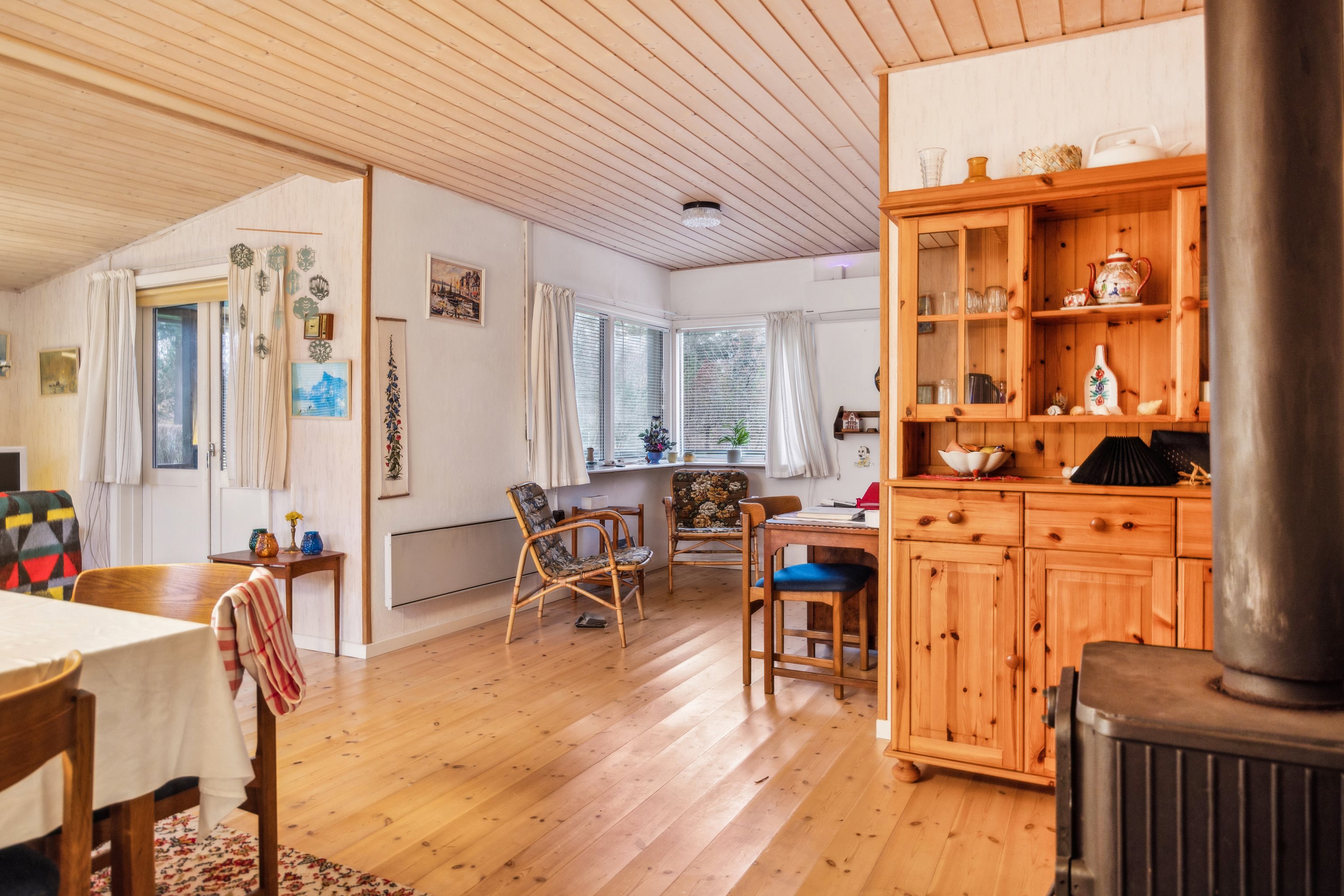 Fremhævet stue billede i fuldskærmstilstand. Billede af Lille Strandgaard 7, 9370 Hals