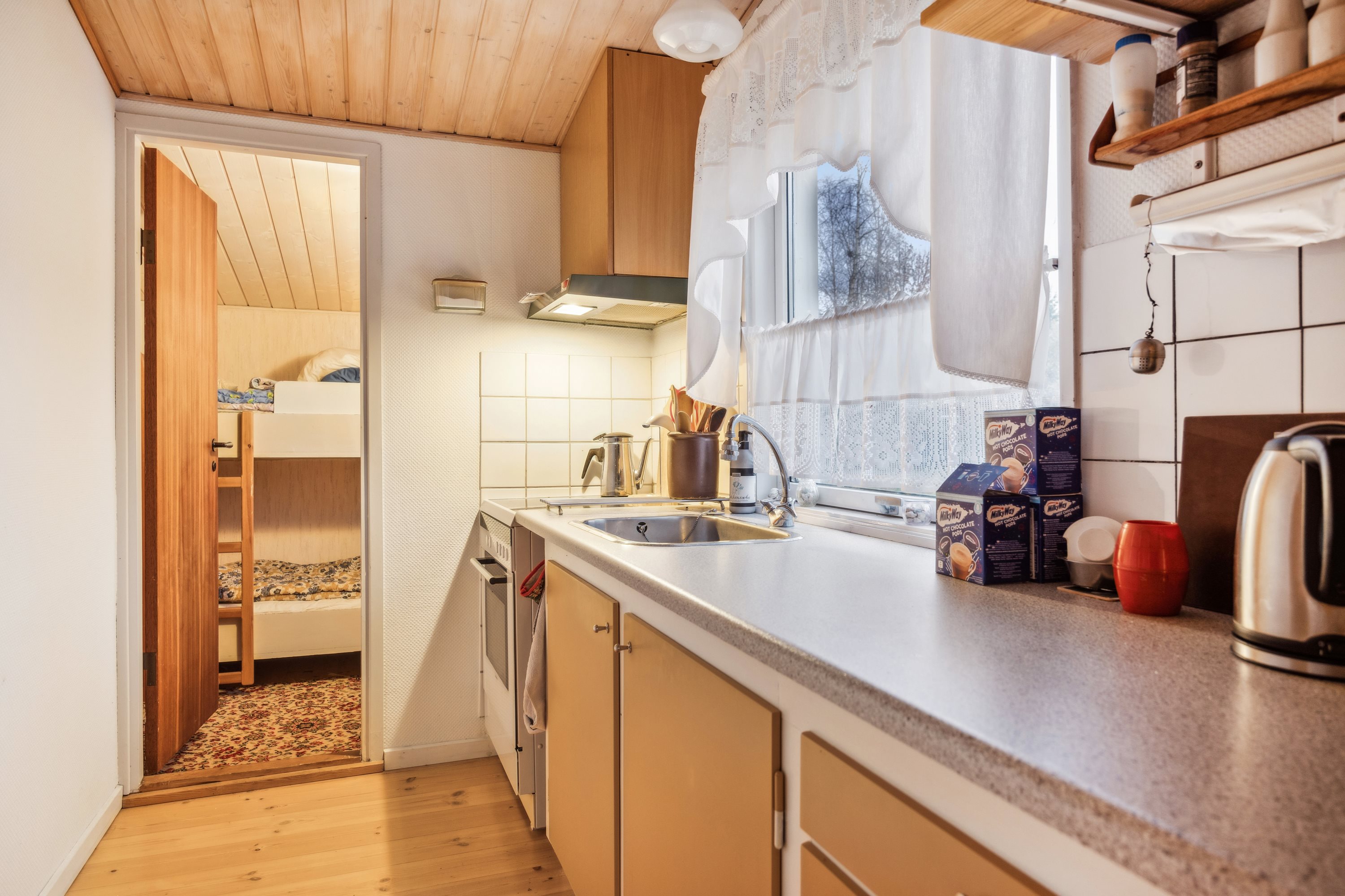 Fremhævet køkken billede i fuldskærmstilstand. Billede af Lille Strandgaard 7, 9370 Hals