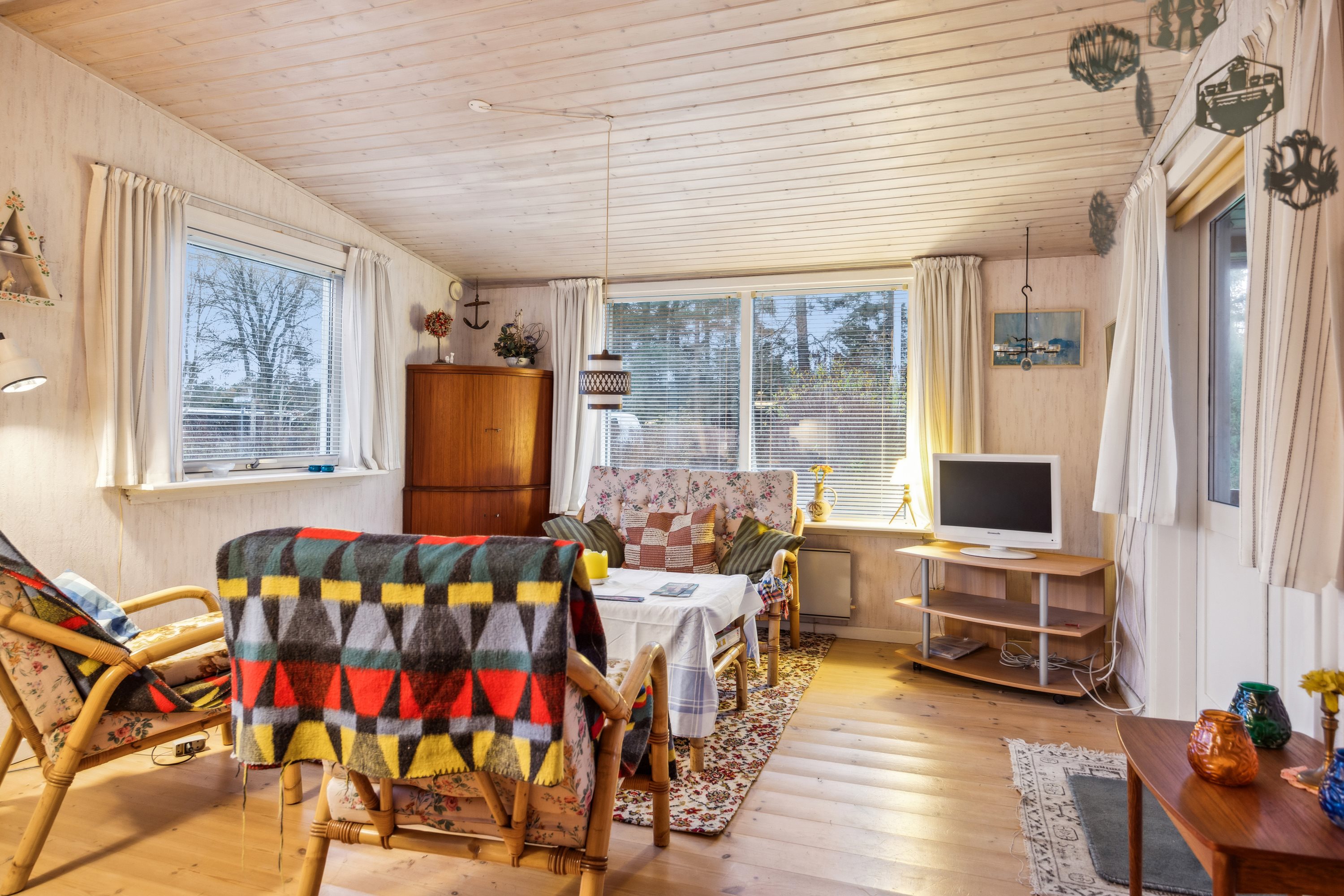 Fremhævet stue billede i fuldskærmstilstand. Billede af Lille Strandgaard 7, 9370 Hals