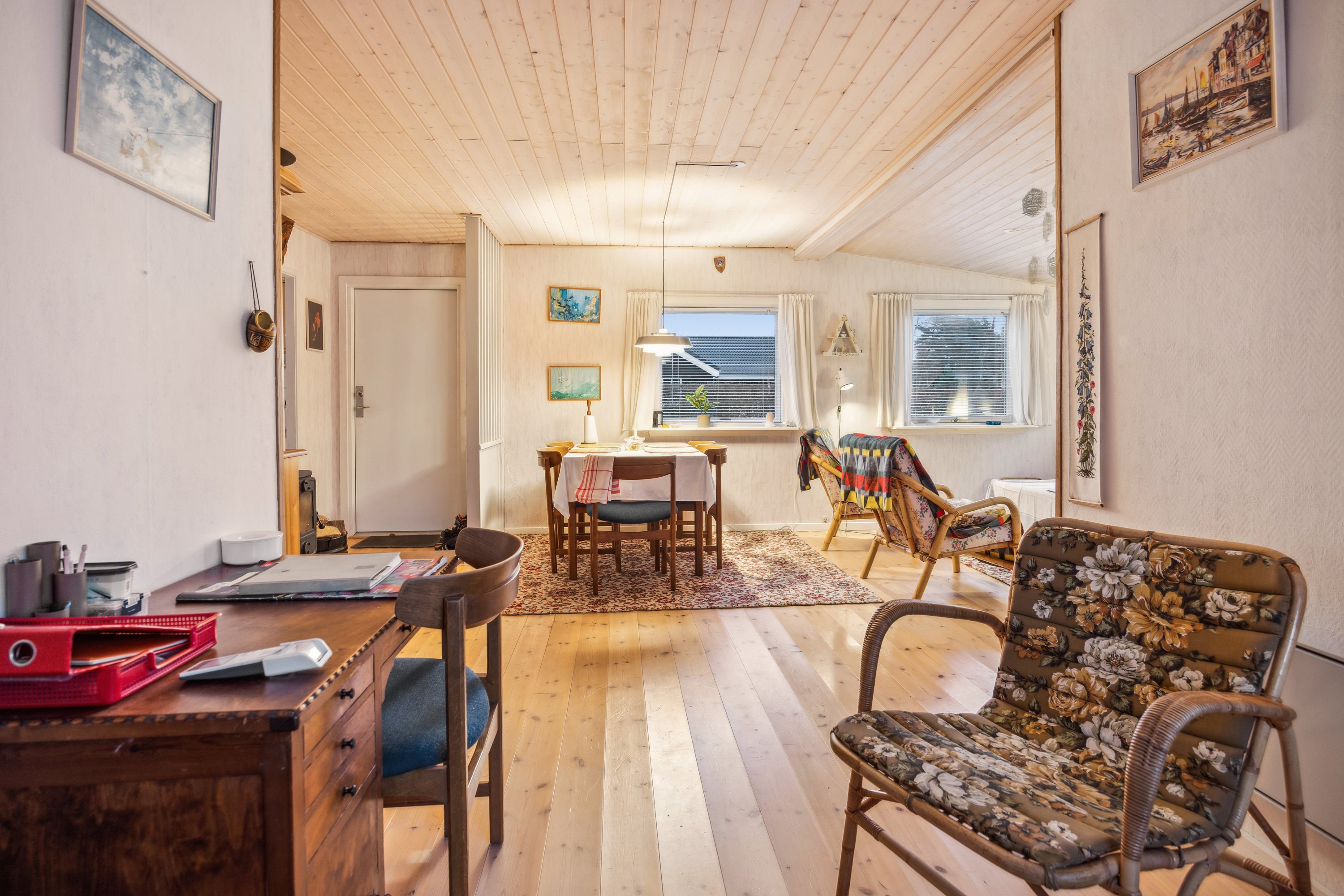 Fremhævet stue billede i fuldskærmstilstand. Billede af Lille Strandgaard 7, 9370 Hals