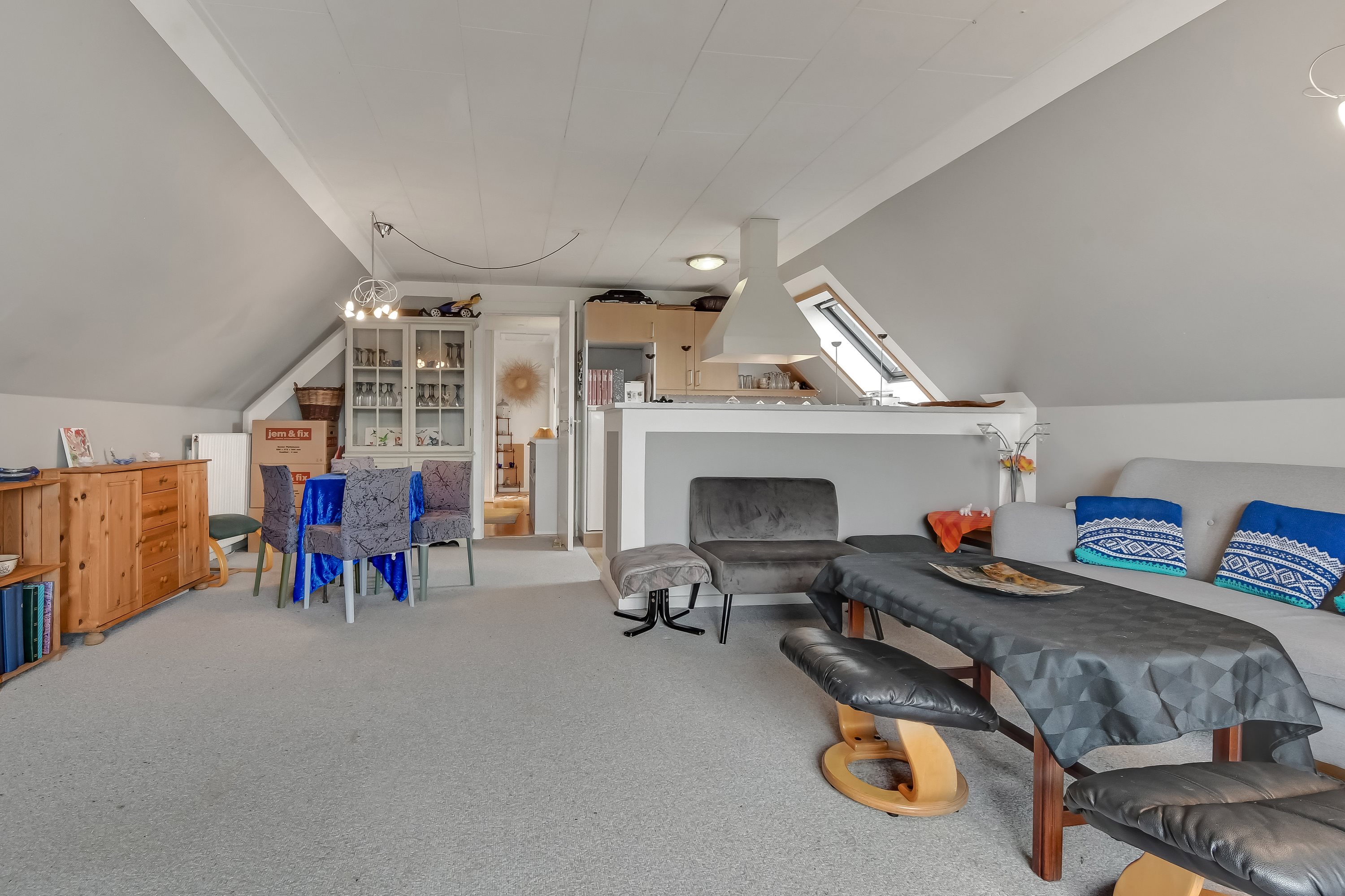 Fremhævet stue billede i fuldskærmstilstand. Billede af Rosenvænget 6, Hvidbjerg, 7790 Thyholm