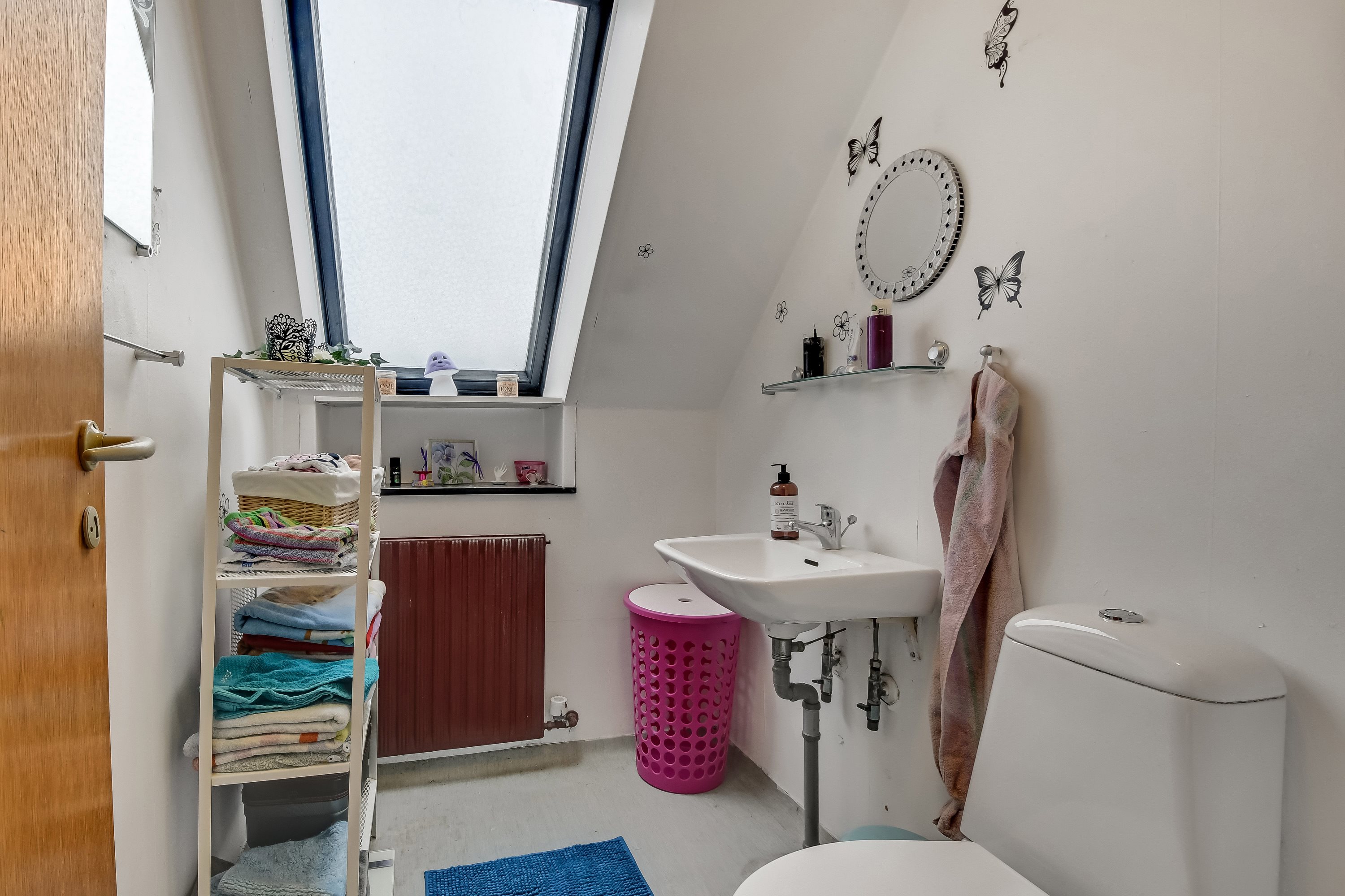 Fremhævet toilet billede i fuldskærmstilstand. Billede af Rosenvænget 6, Hvidbjerg, 7790 Thyholm